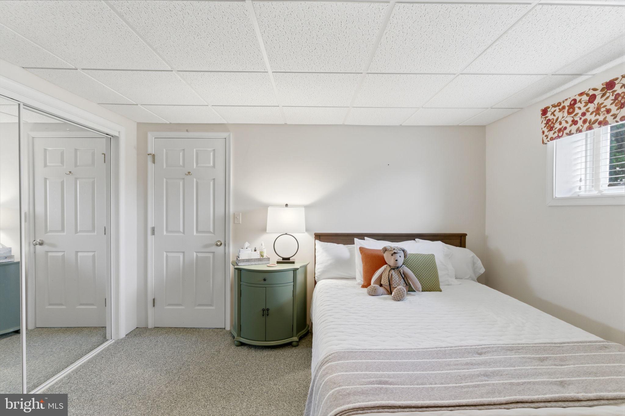 HOLLIS MANOR - Residential