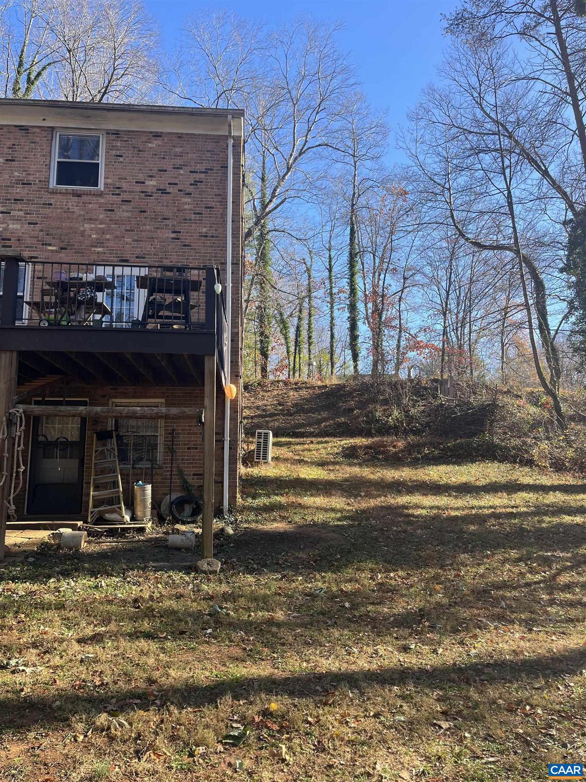 158 BUCKINGHAM CIR A&B