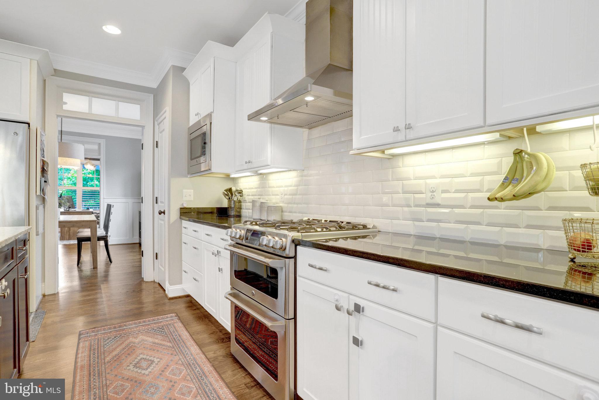 LEXINGTON VILLAGE - Residential