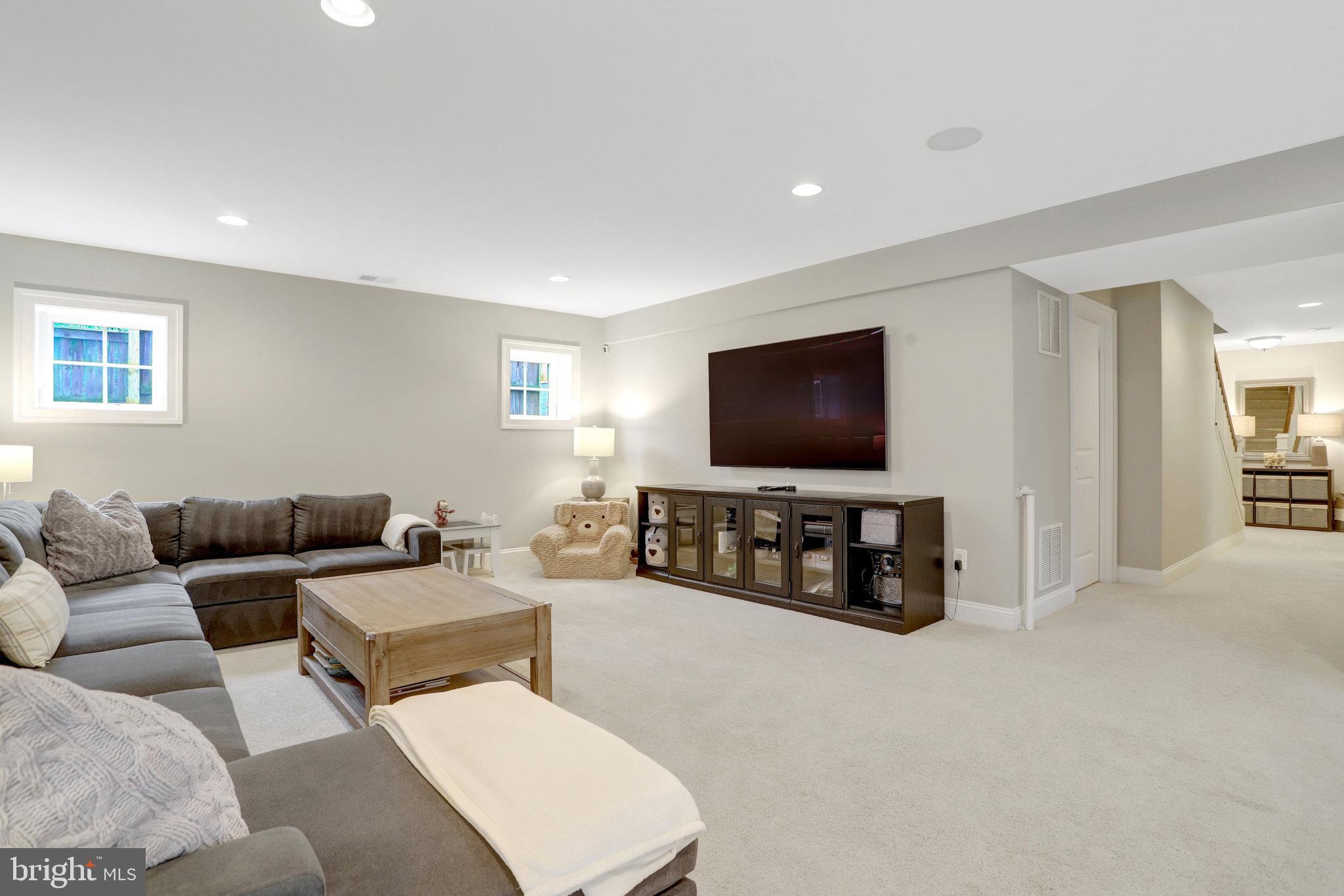 LEXINGTON VILLAGE - Residential