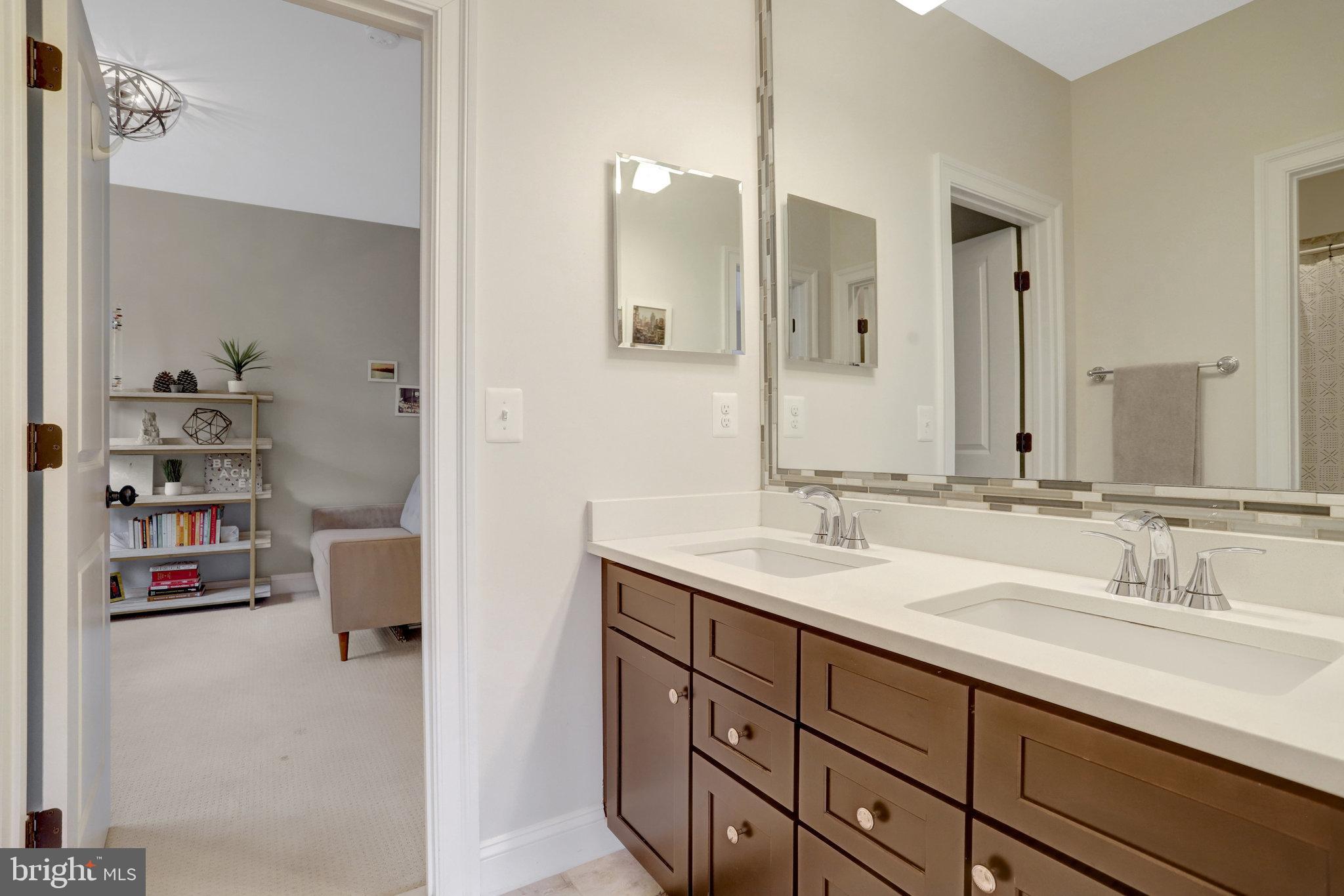 LEXINGTON VILLAGE - Residential