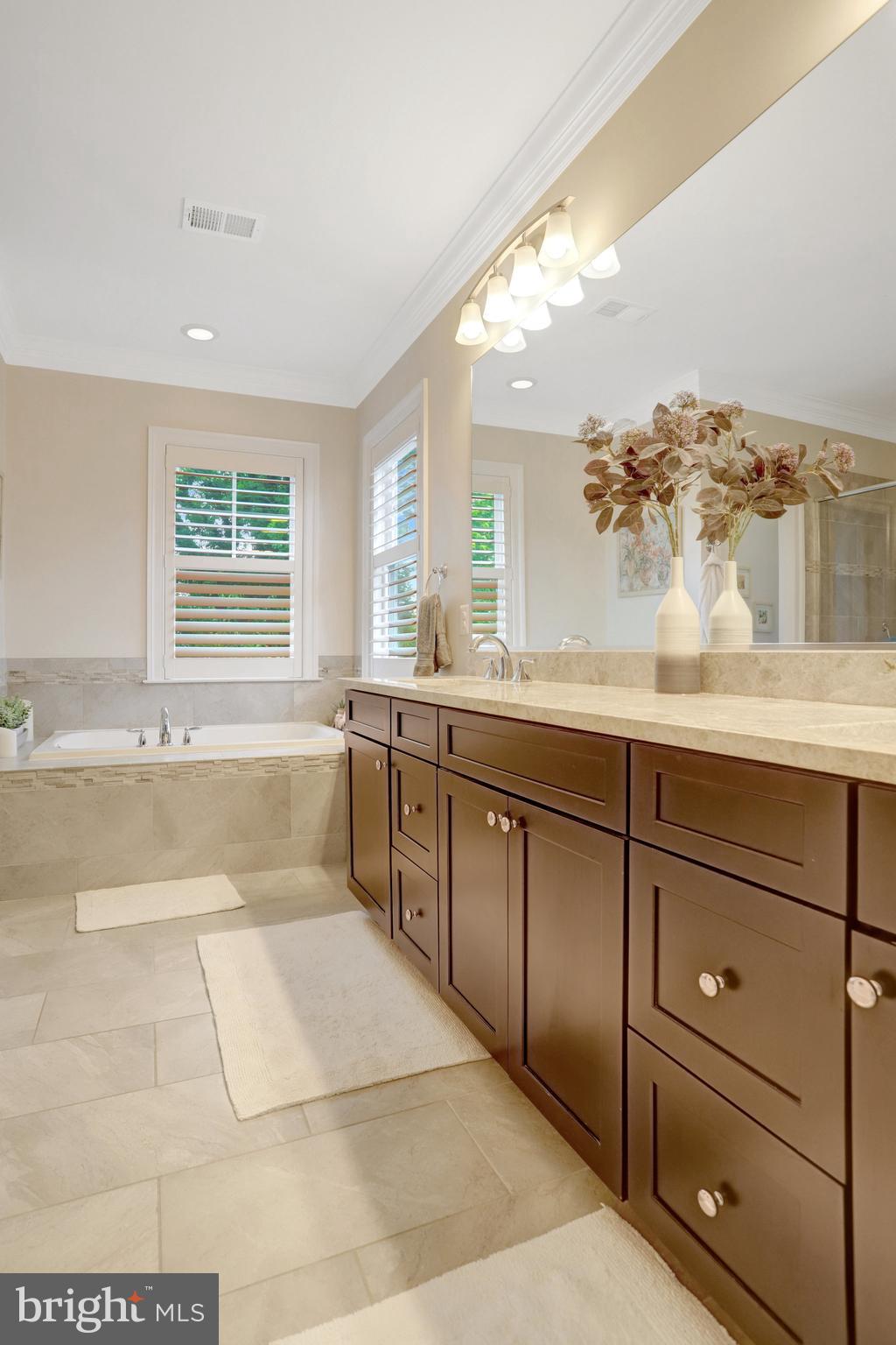 LEXINGTON VILLAGE - Residential