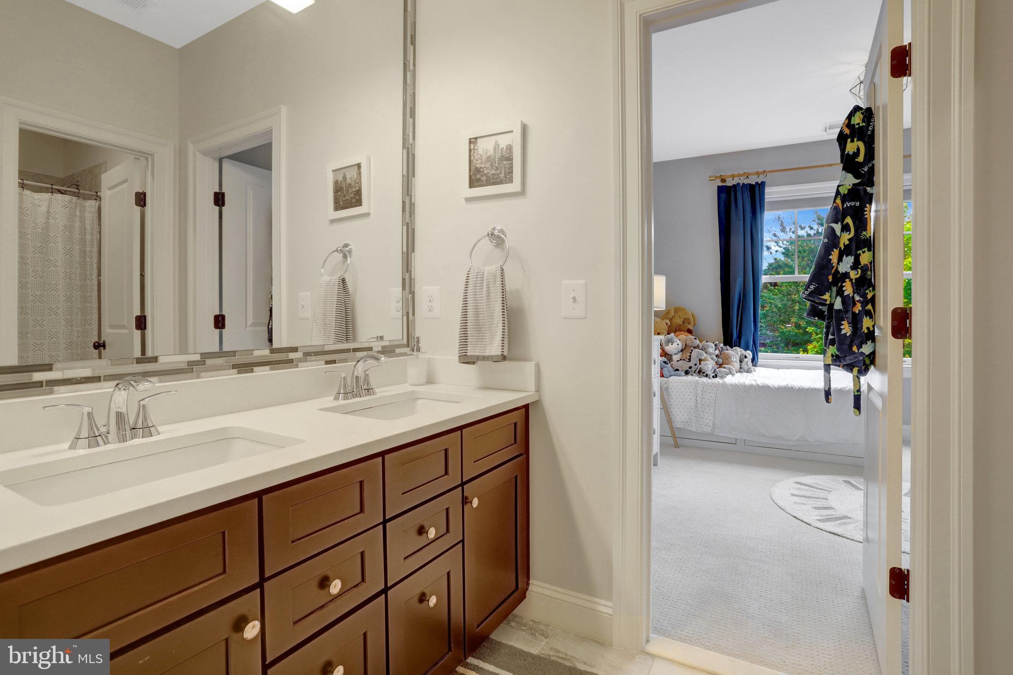 LEXINGTON VILLAGE - Residential