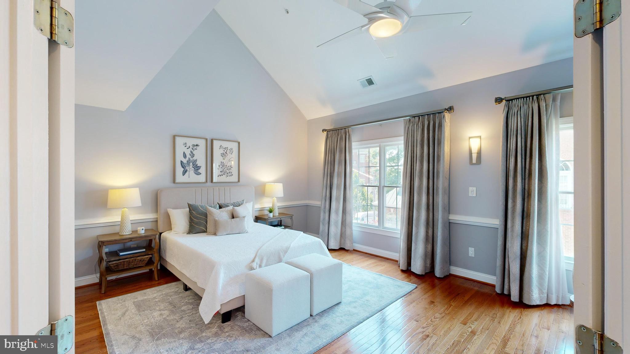 MCLEAN CREST - Residential