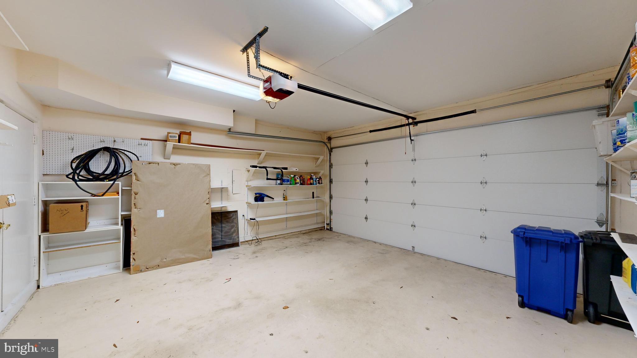 MCLEAN CREST - Residential