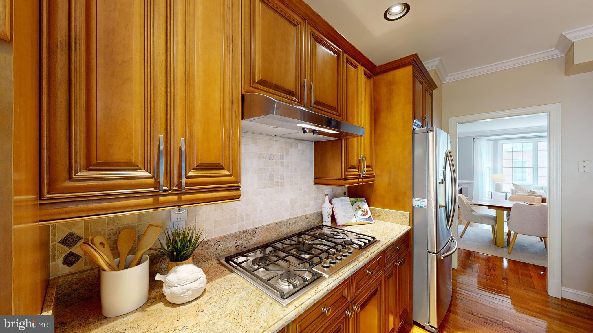 MCLEAN CREST - Residential