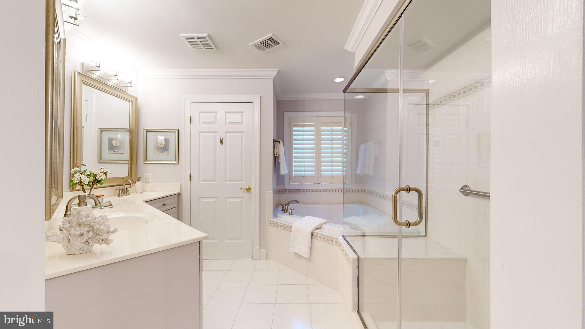 MCLEAN CREST - Residential