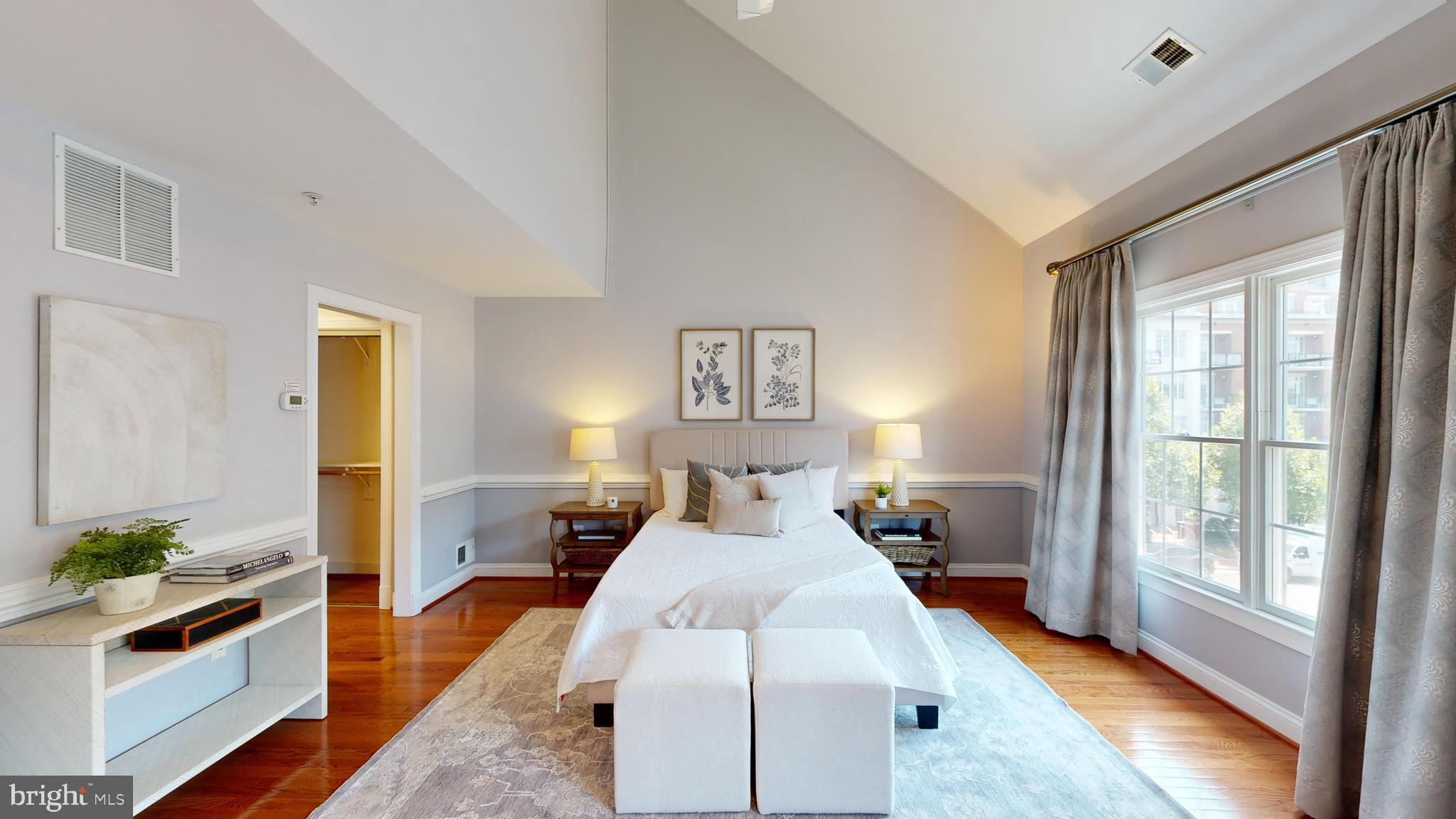 MCLEAN CREST - Residential