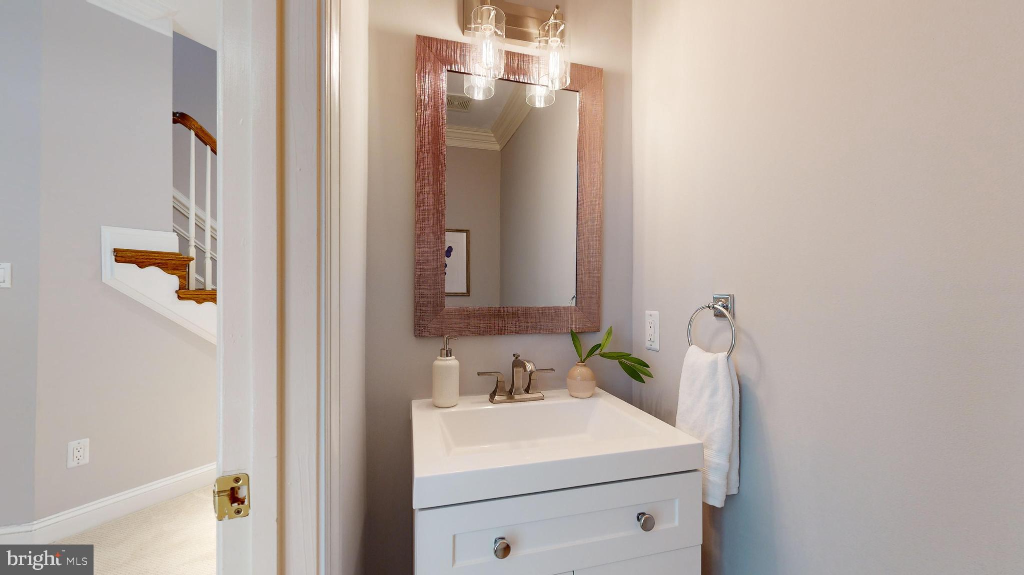 MCLEAN CREST - Residential