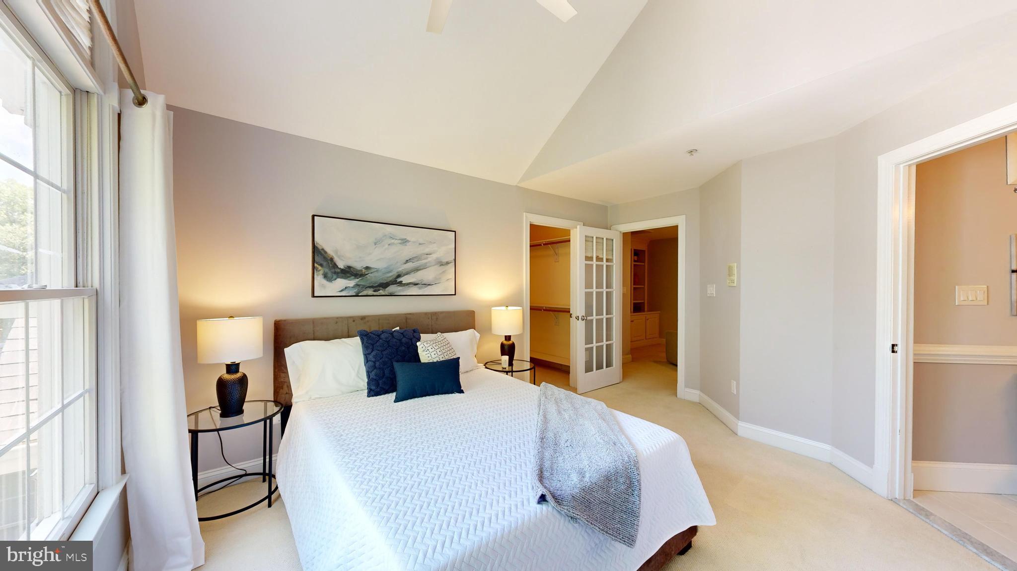 MCLEAN CREST - Residential