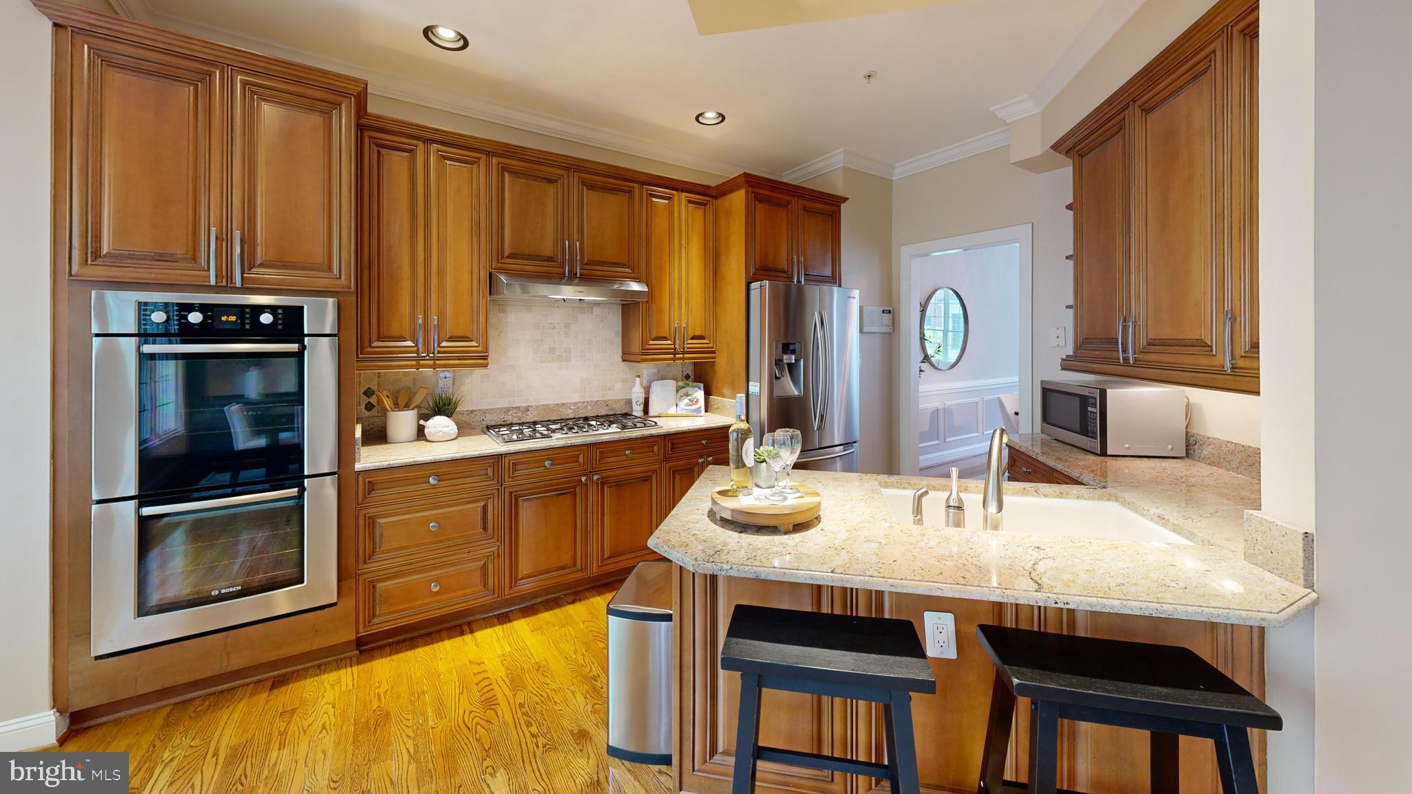 MCLEAN CREST - Residential