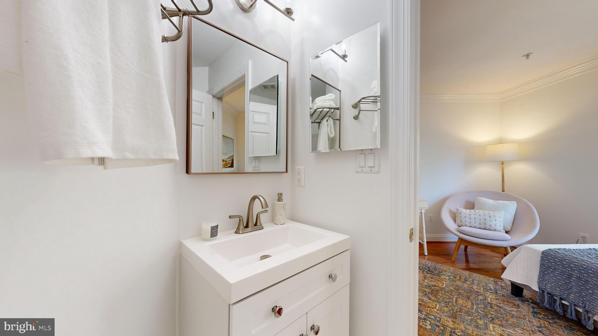 MCLEAN CREST - Residential