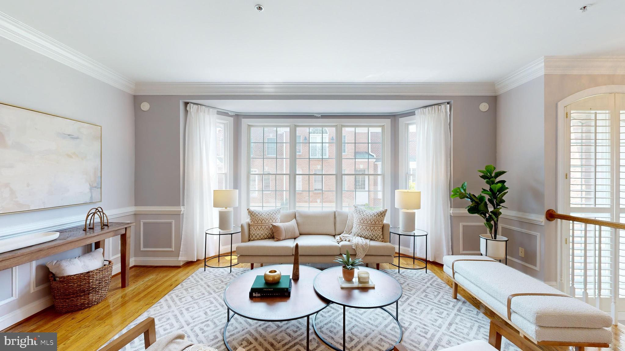 MCLEAN CREST - Residential