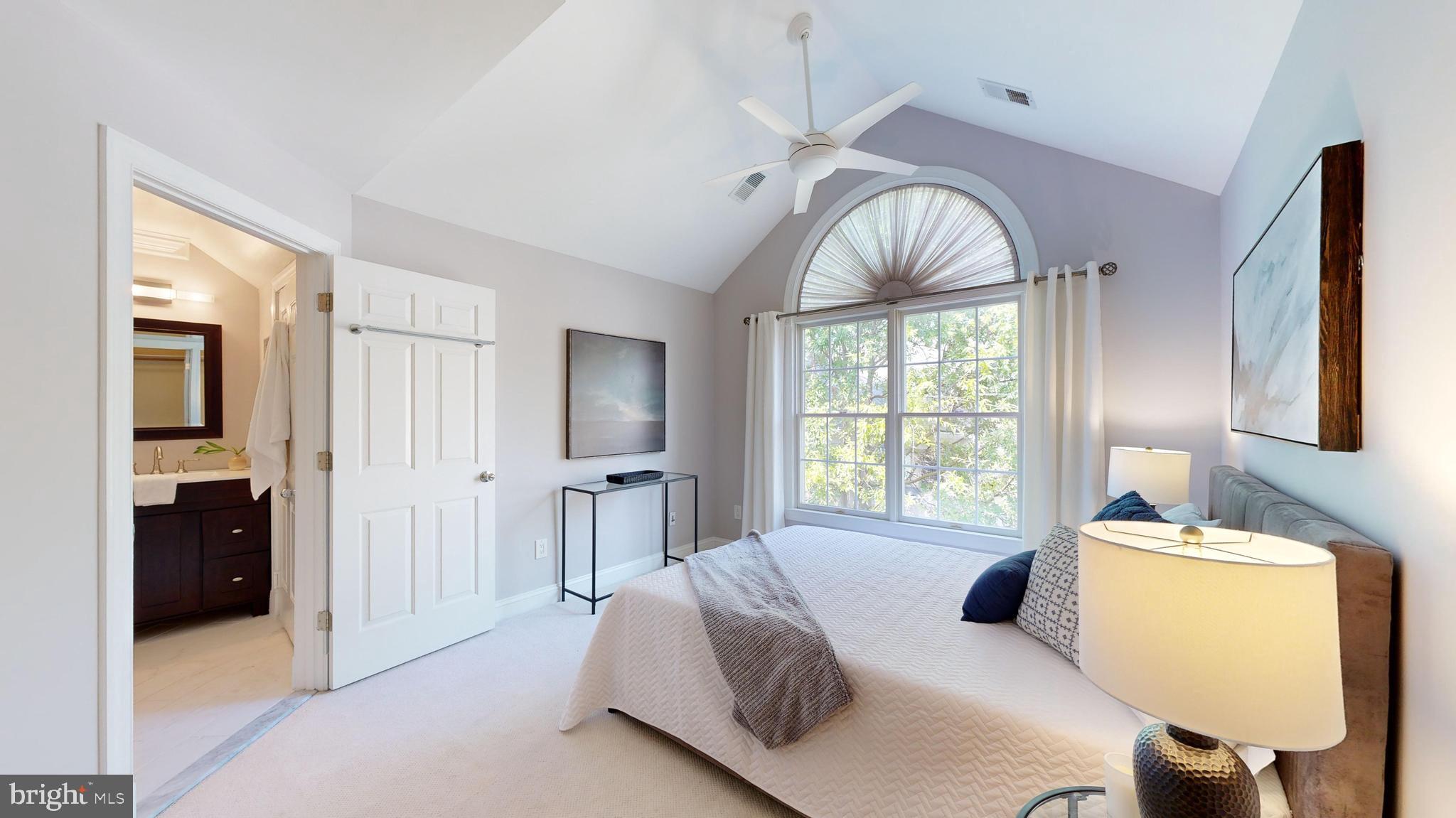 MCLEAN CREST - Residential