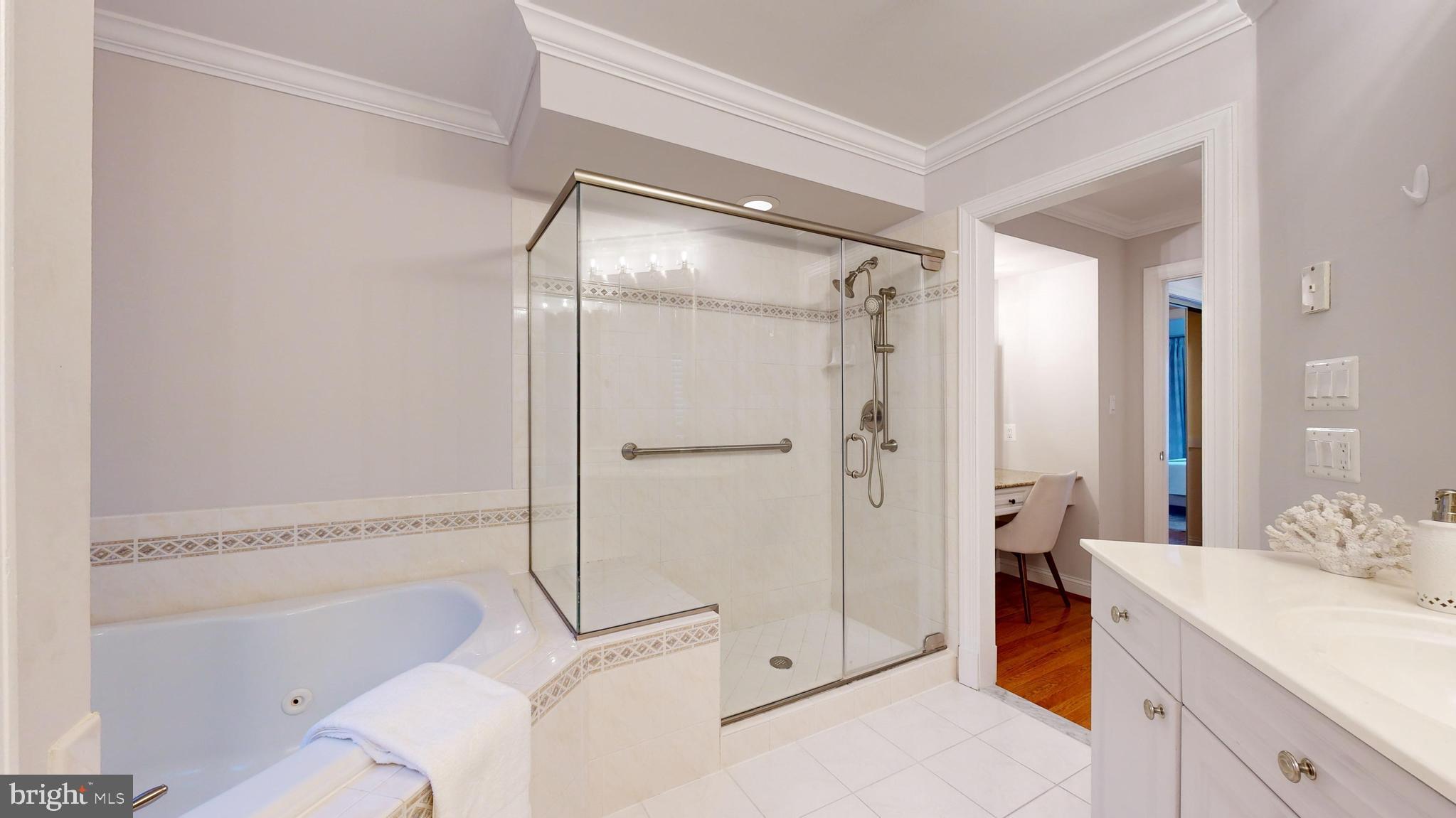 MCLEAN CREST - Residential