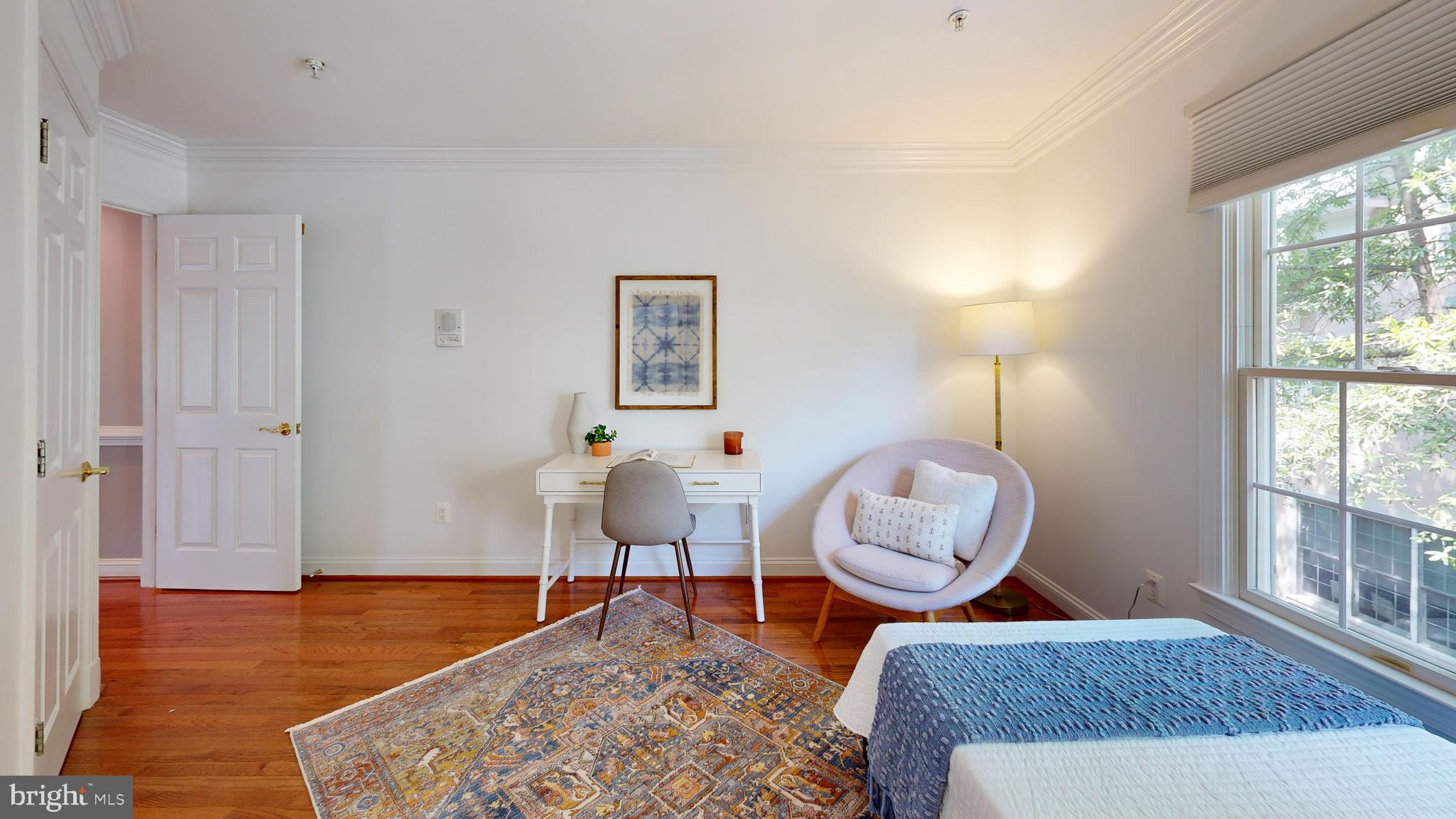 MCLEAN CREST - Residential