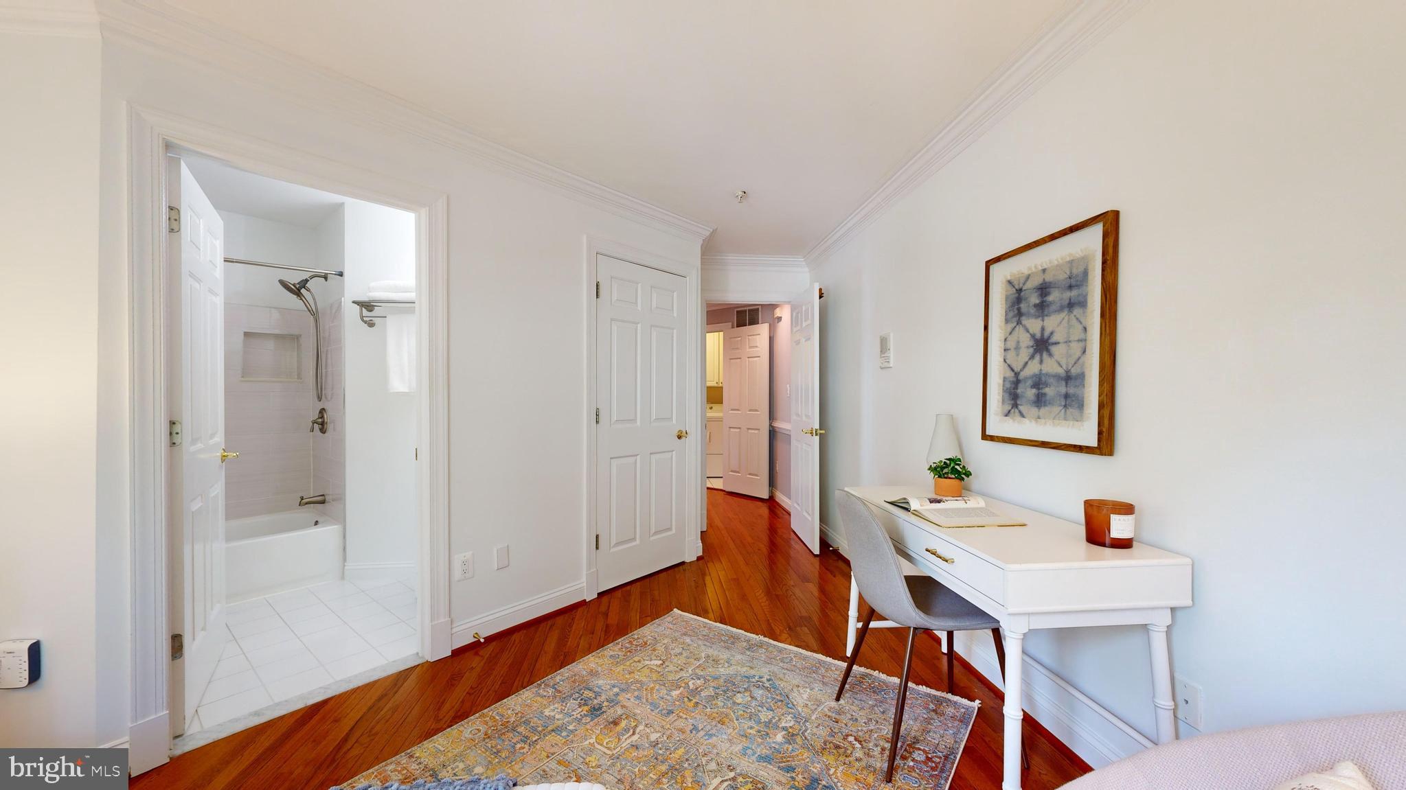 MCLEAN CREST - Residential