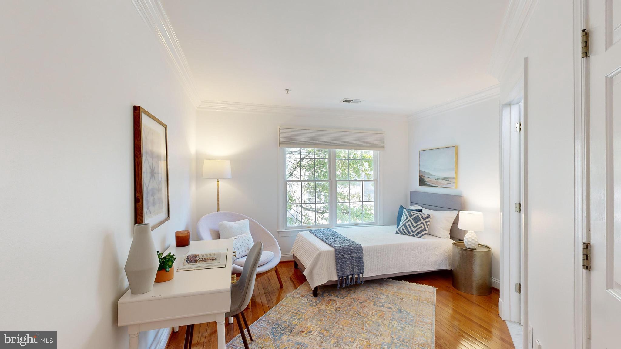 MCLEAN CREST - Residential