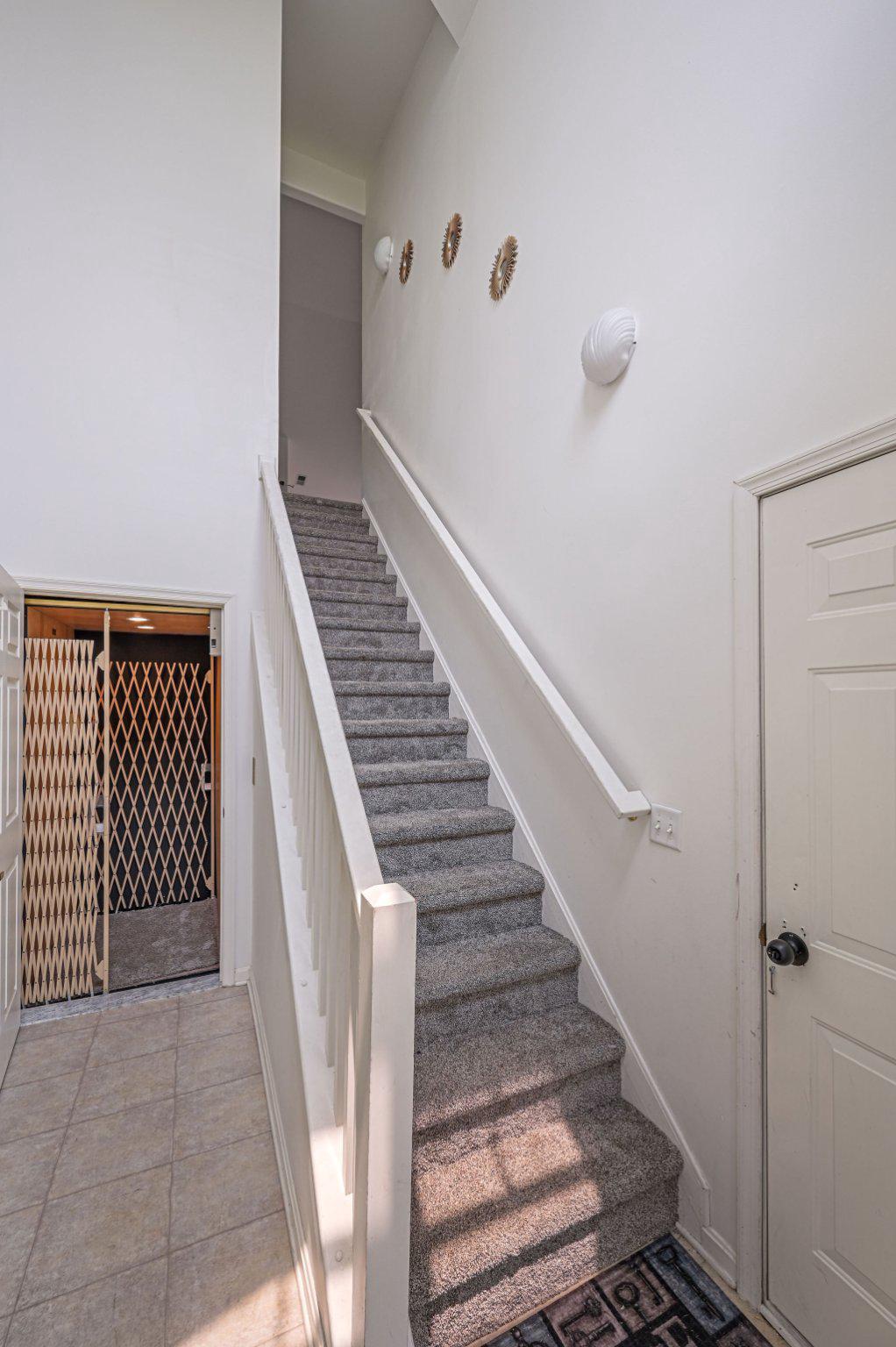 127 BARKSDALE COURT