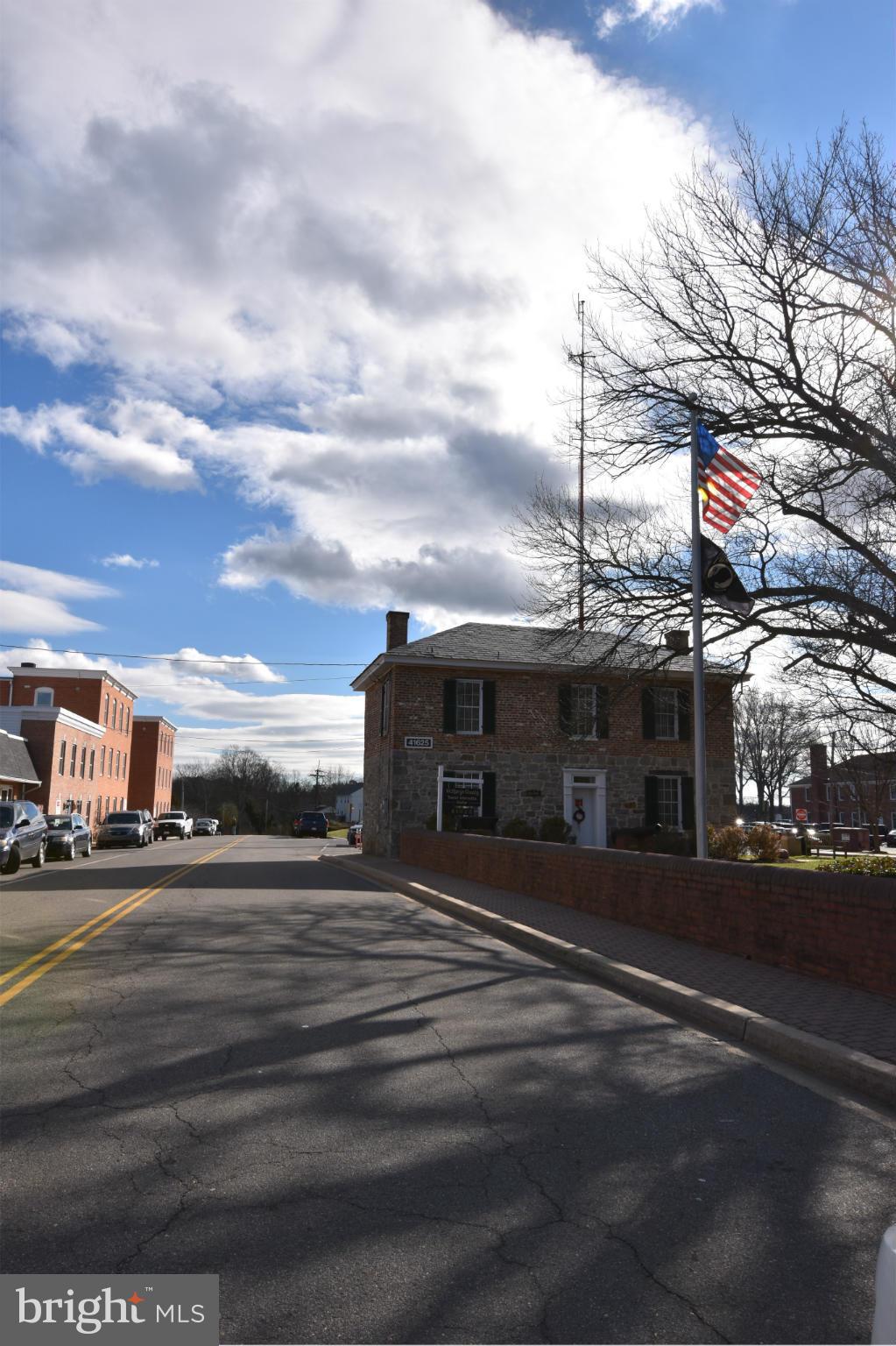 PROFFITT BLDG CONDO - Commercial Lease