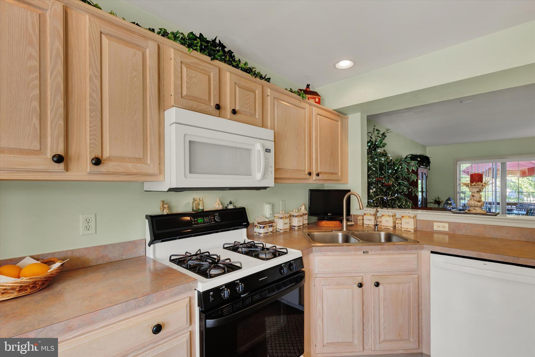 COBBLESTONE COURT - Residential