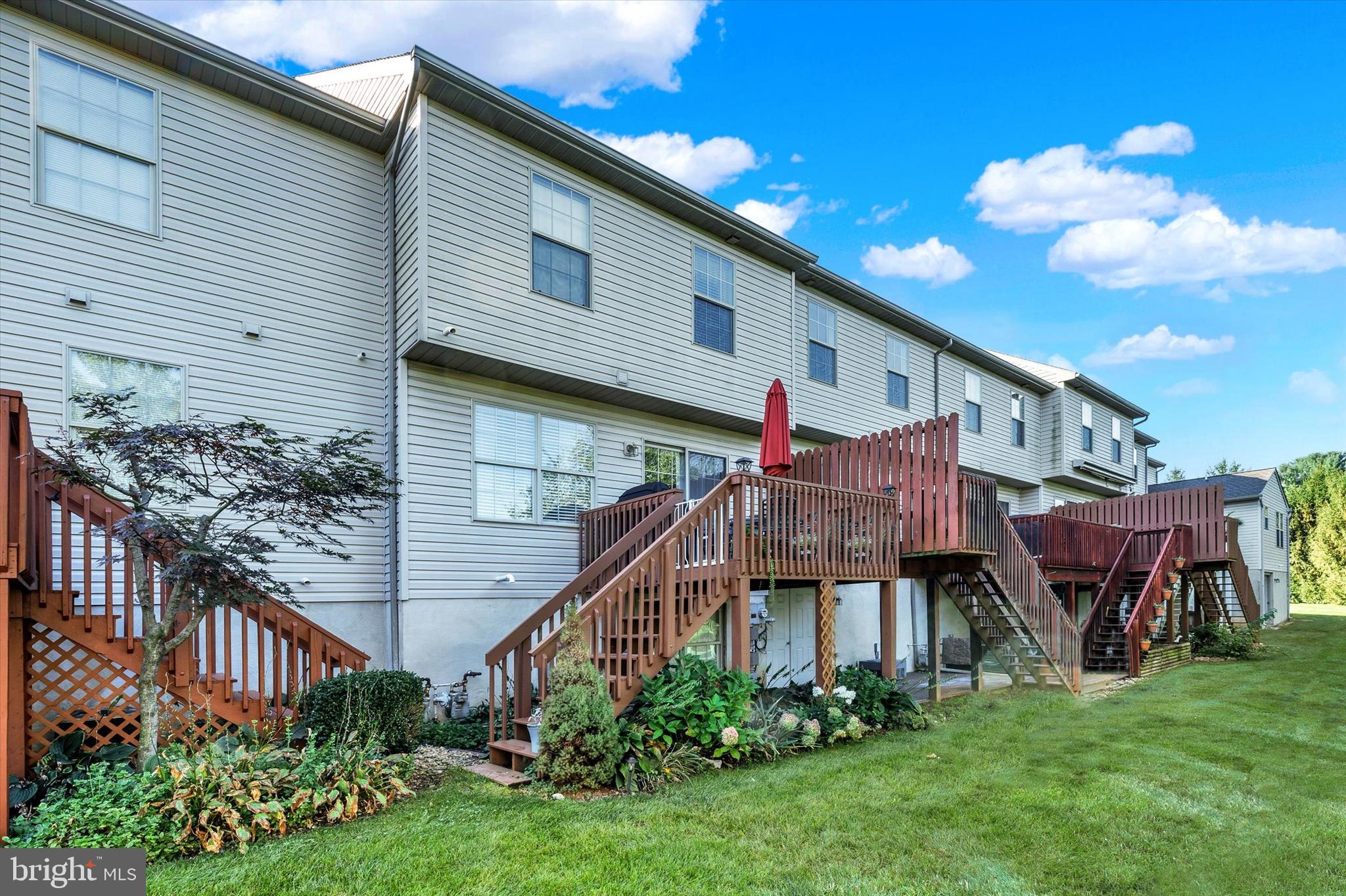COBBLESTONE COURT - Residential