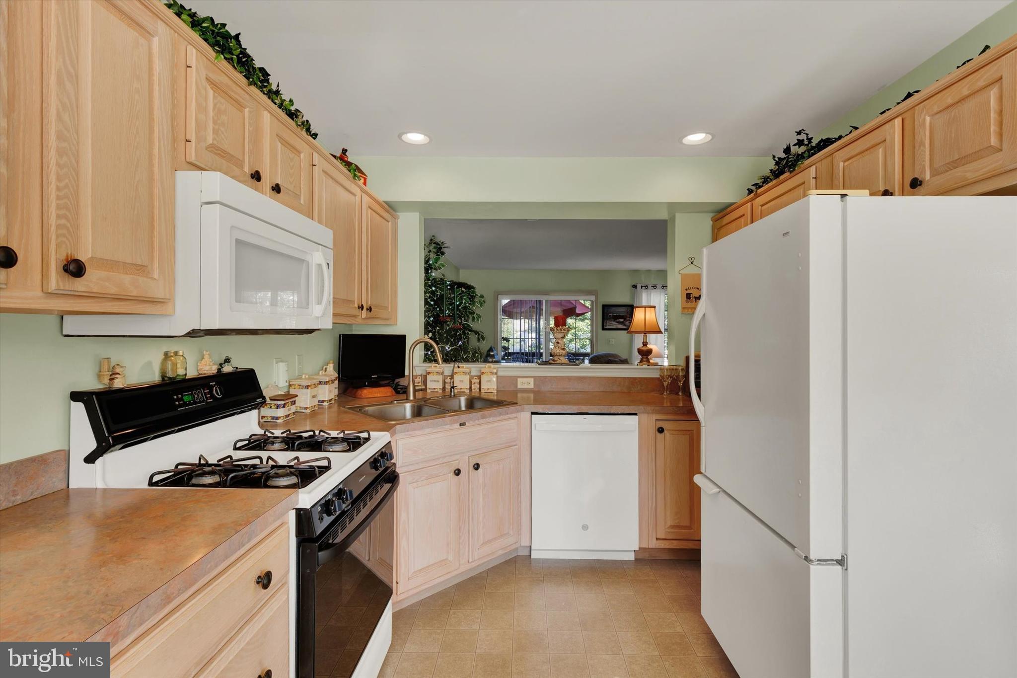 COBBLESTONE COURT - Residential