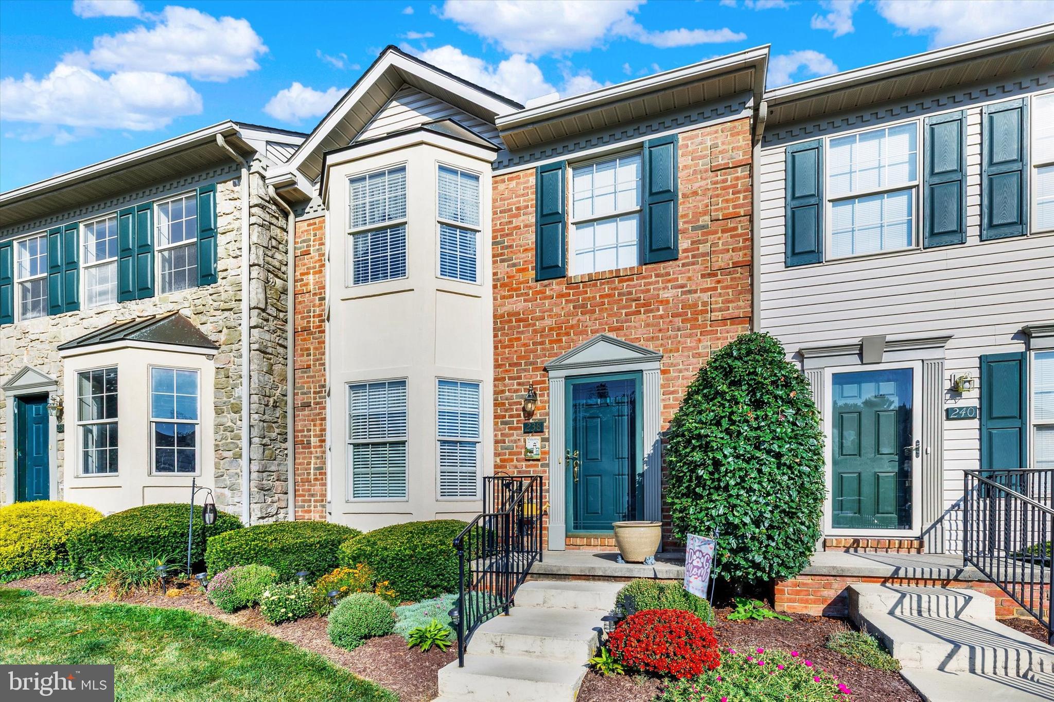 COBBLESTONE COURT - Residential