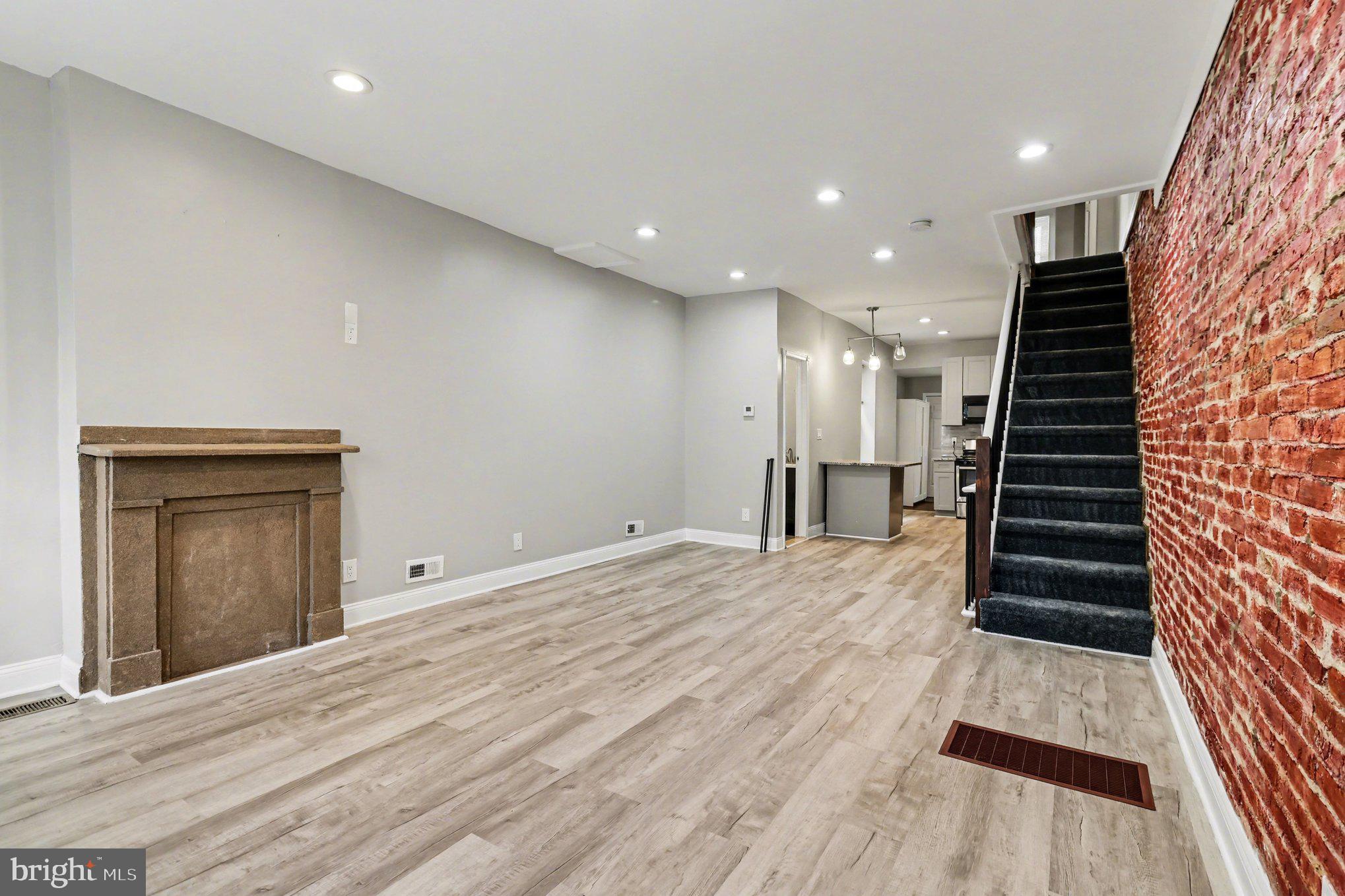 POINT BREEZE - Residential