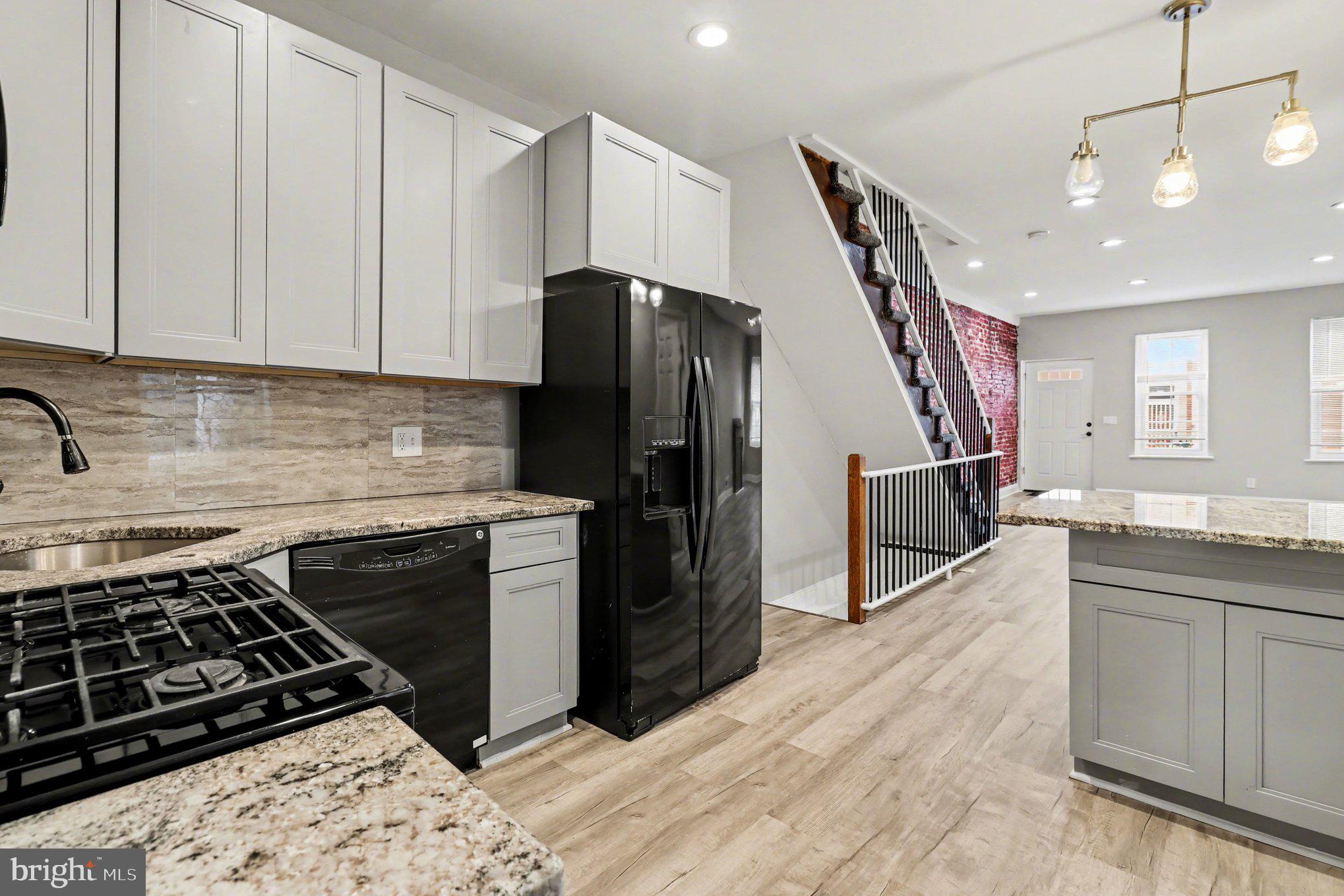 POINT BREEZE - Residential