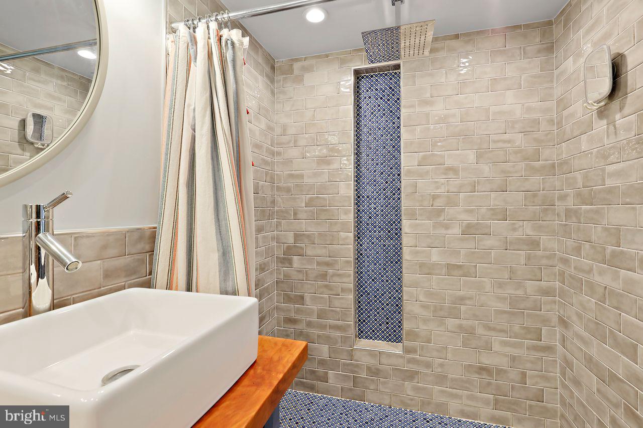 LONG BAR HARBOR - Residential