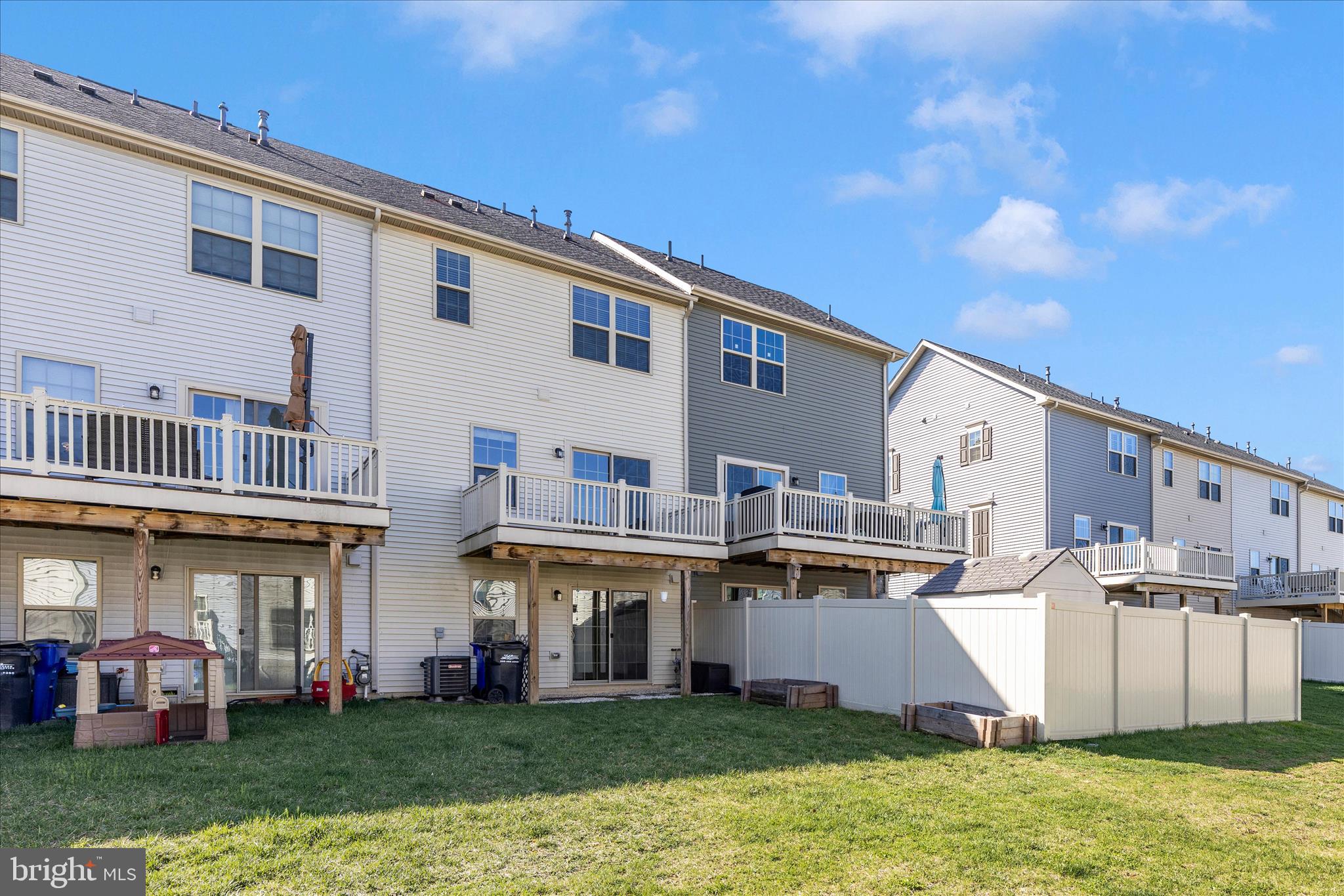 LAKE LINGANORE - Residential