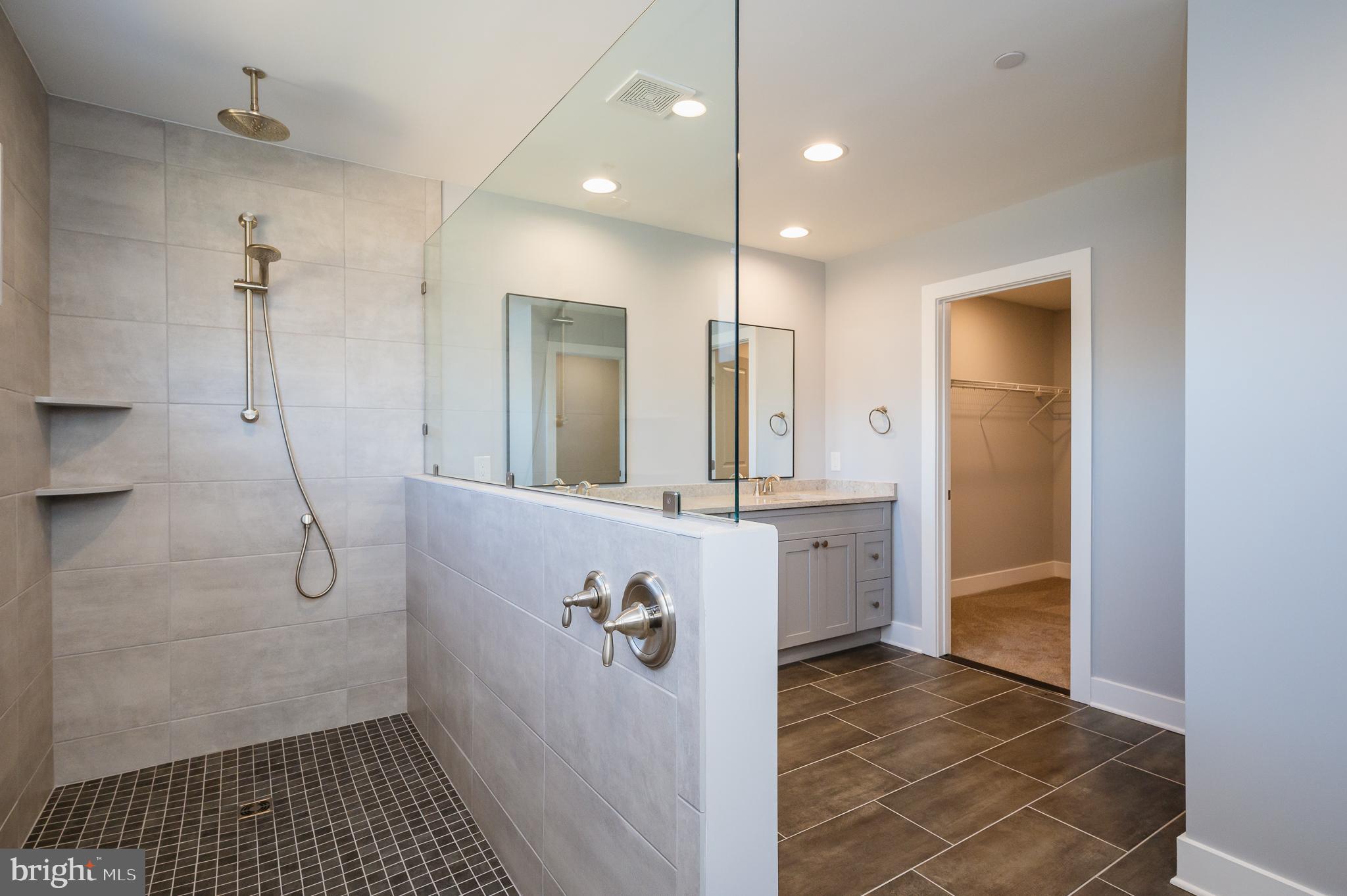 KINGSVILLE - Residential