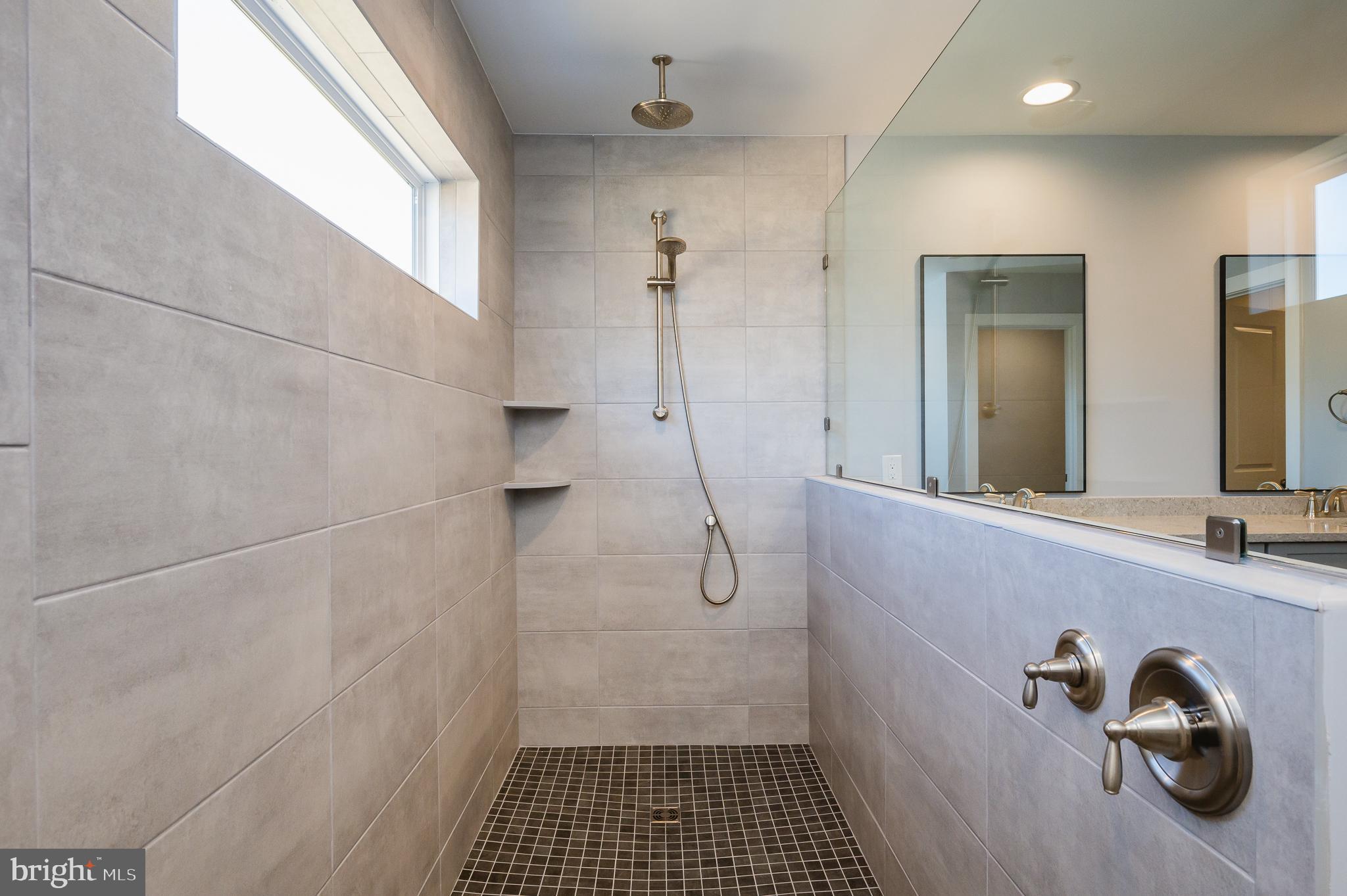 KINGSVILLE - Residential