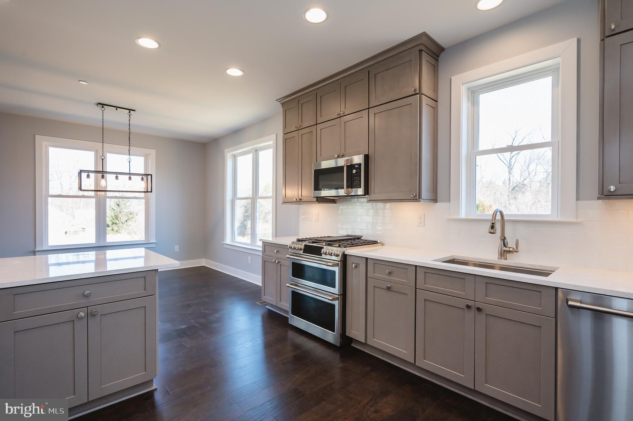 KINGSVILLE - Residential