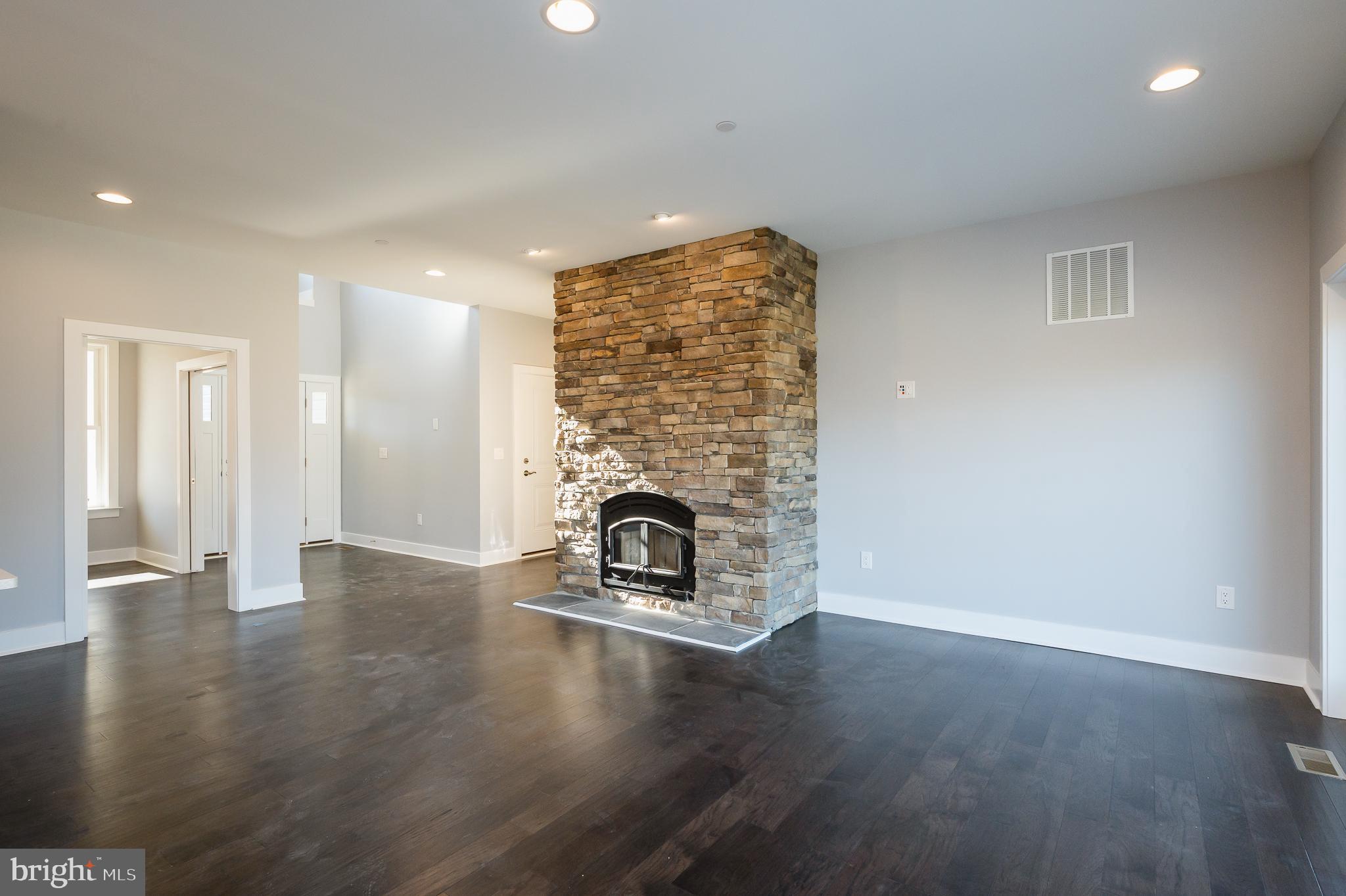 KINGSVILLE - Residential