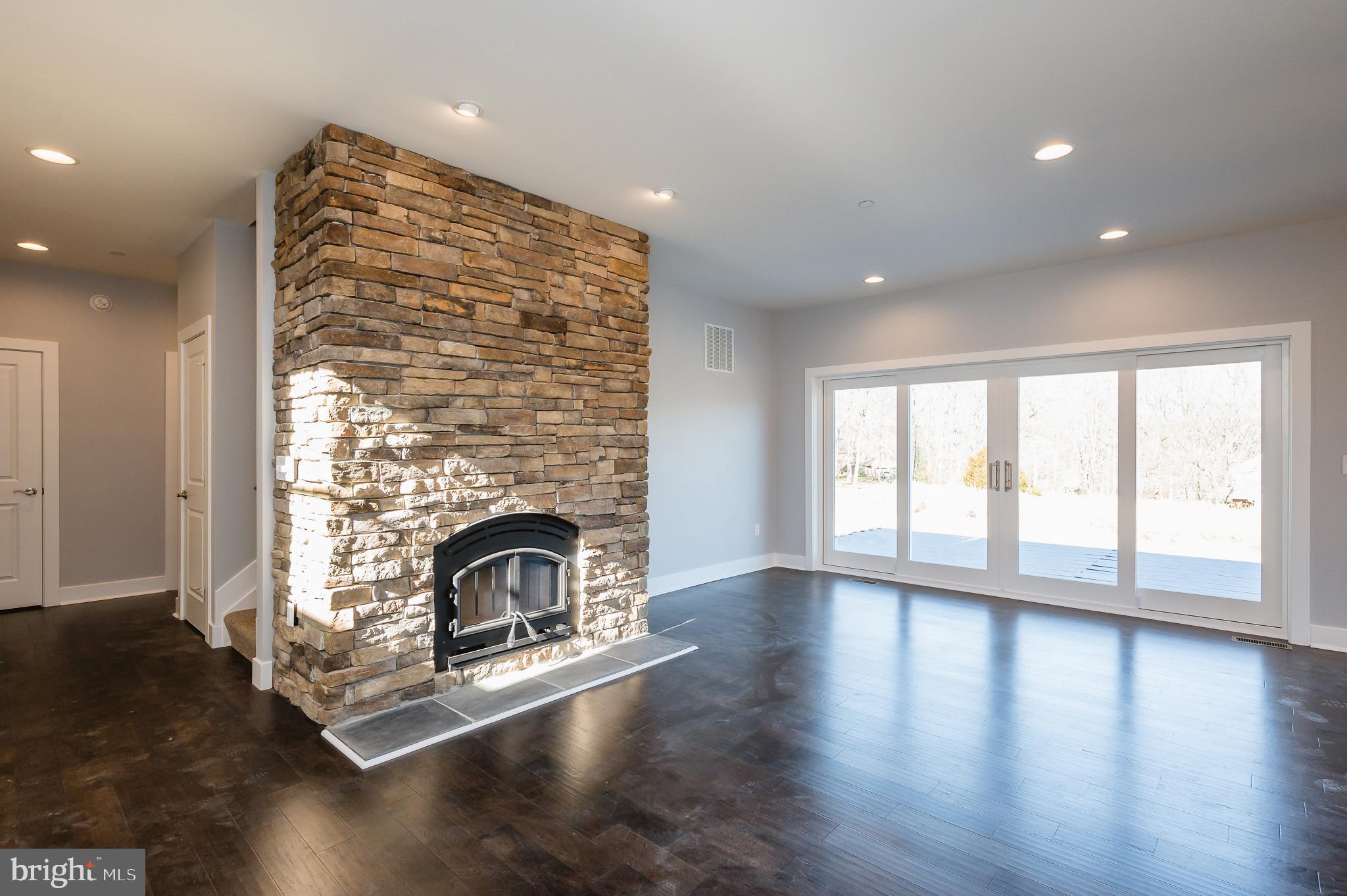 KINGSVILLE - Residential