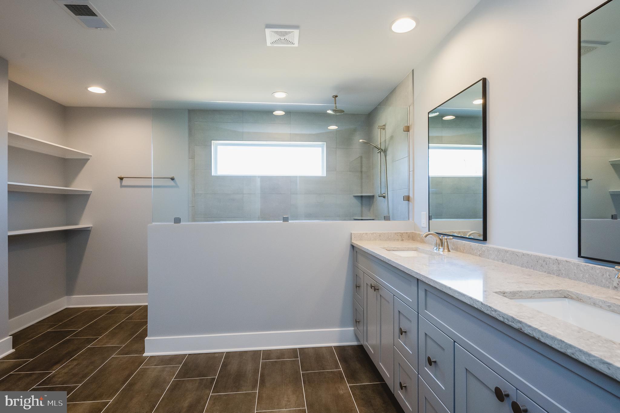 KINGSVILLE - Residential