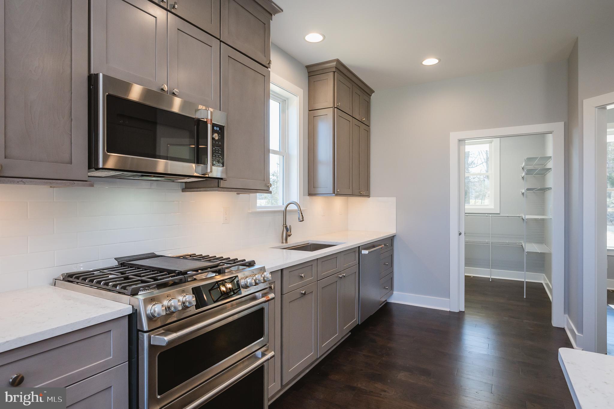 KINGSVILLE - Residential