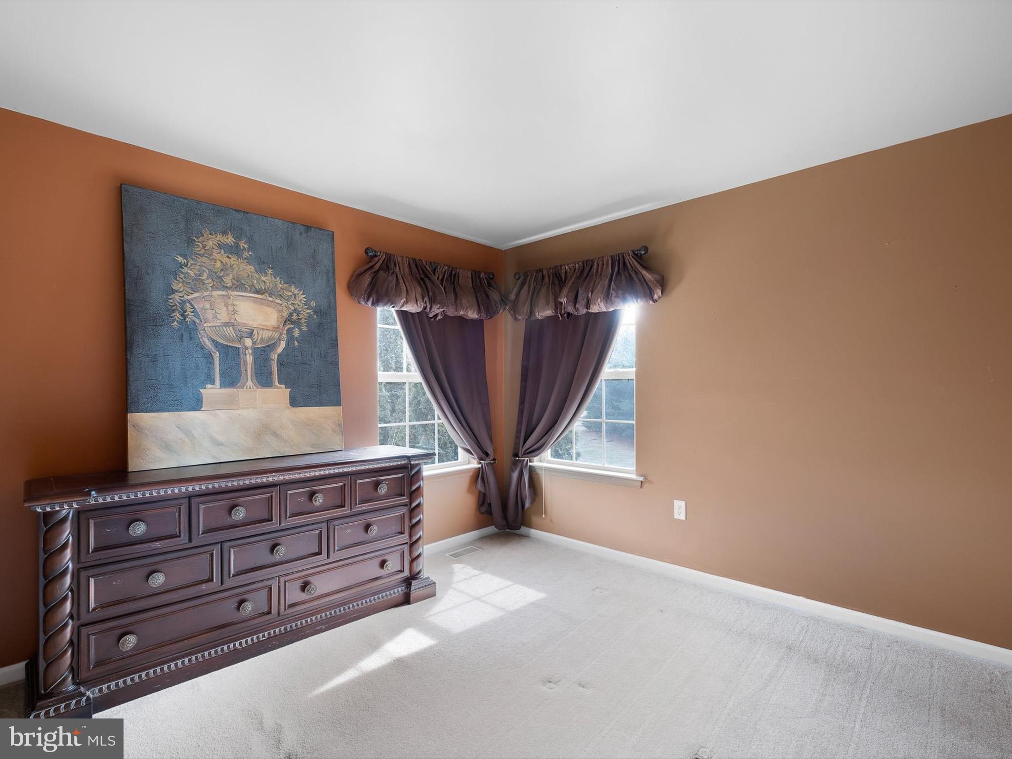 COMMODORE ESTATES - Residential