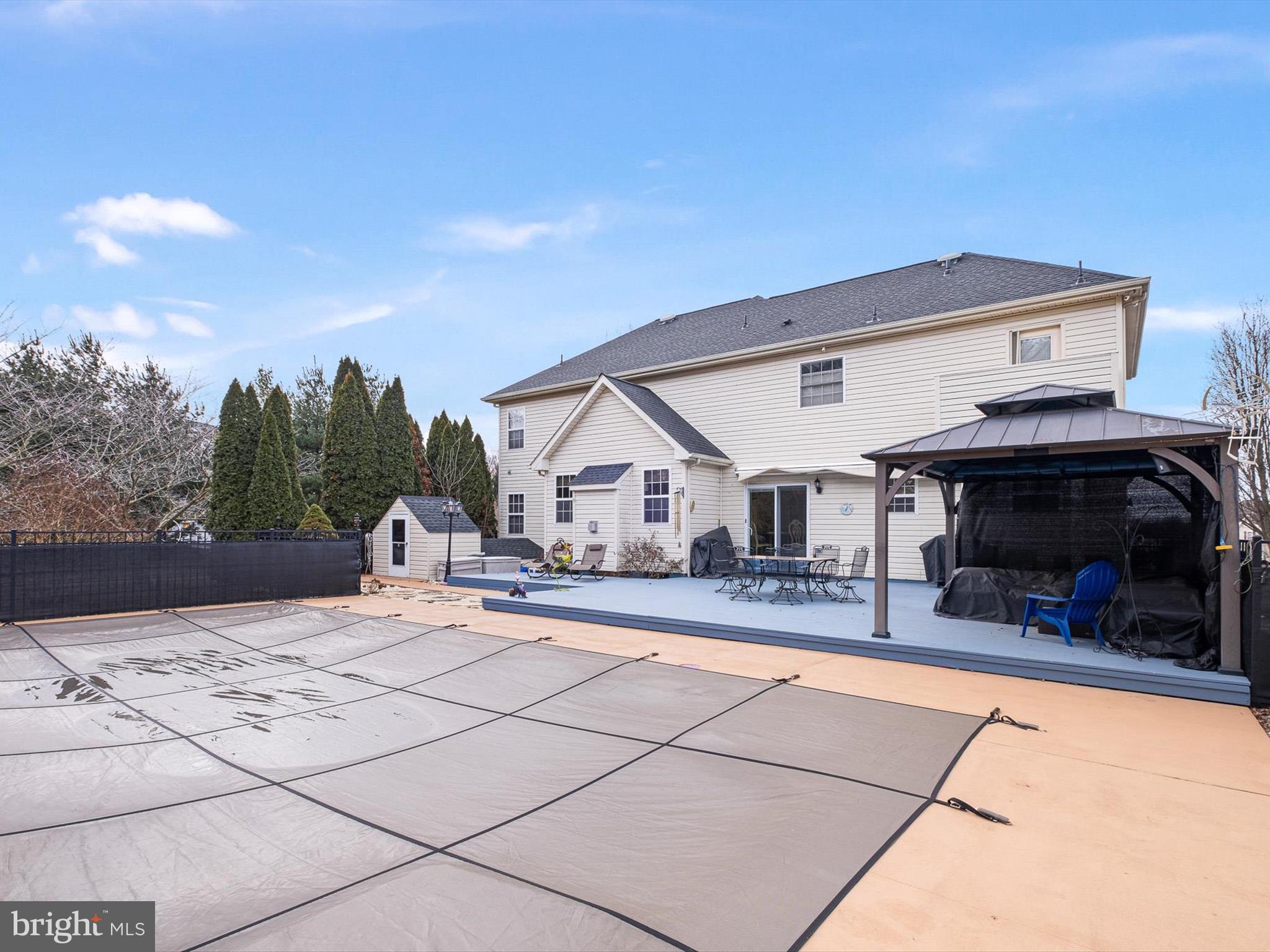 COMMODORE ESTATES - Residential