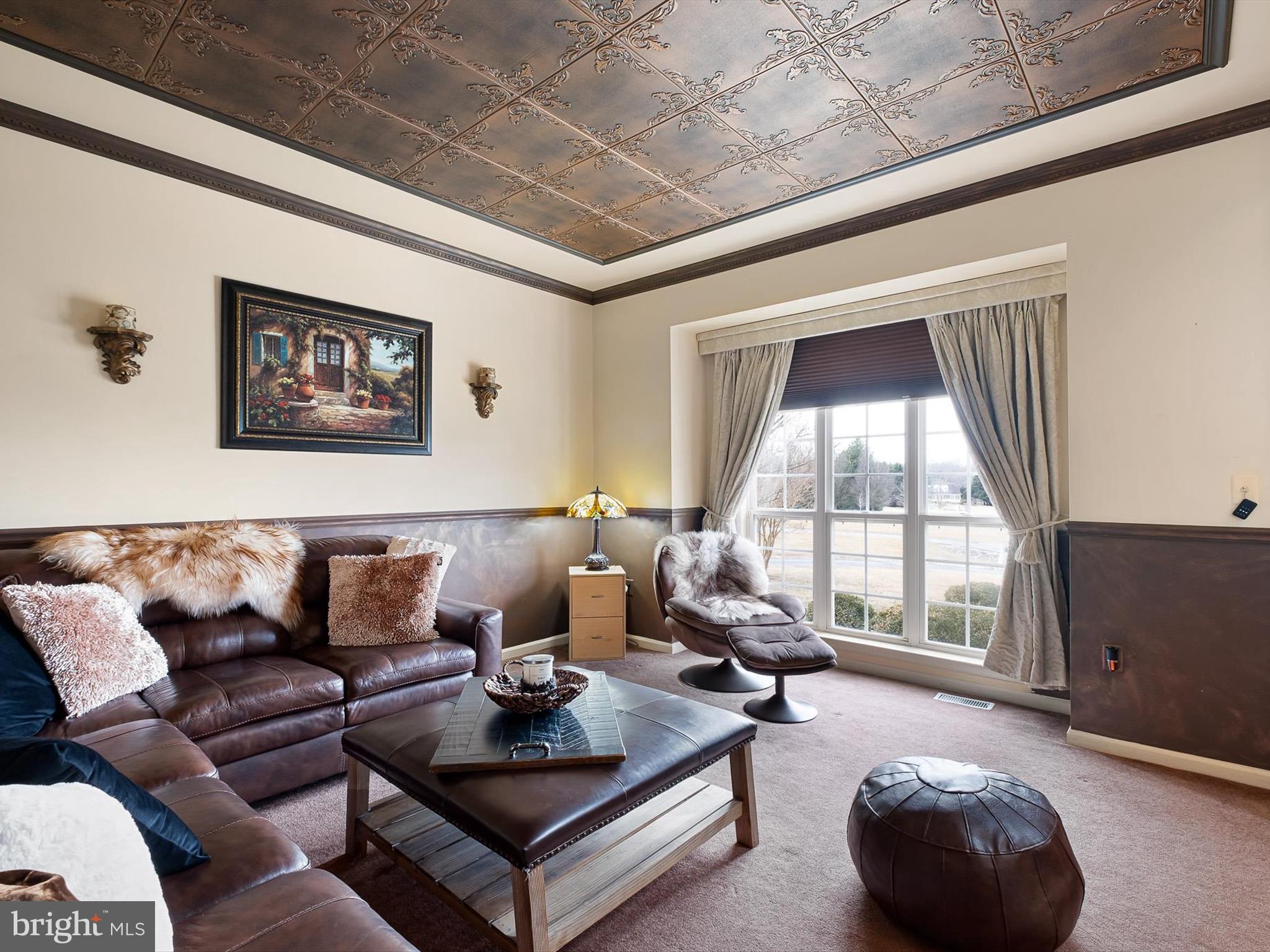 COMMODORE ESTATES - Residential