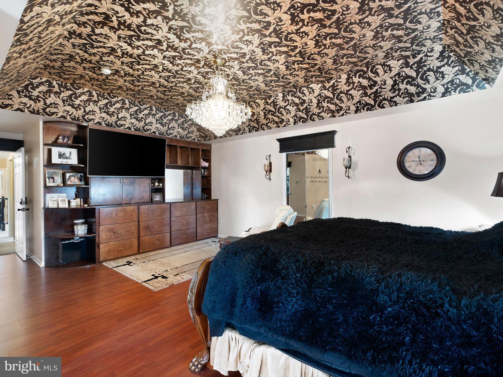 COMMODORE ESTATES - Residential