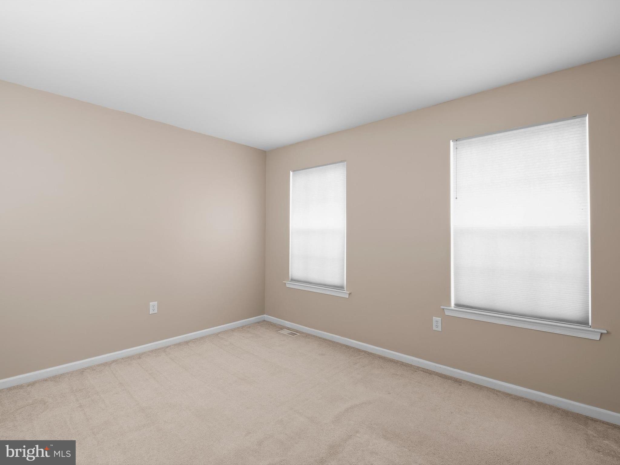 COMMODORE ESTATES - Residential