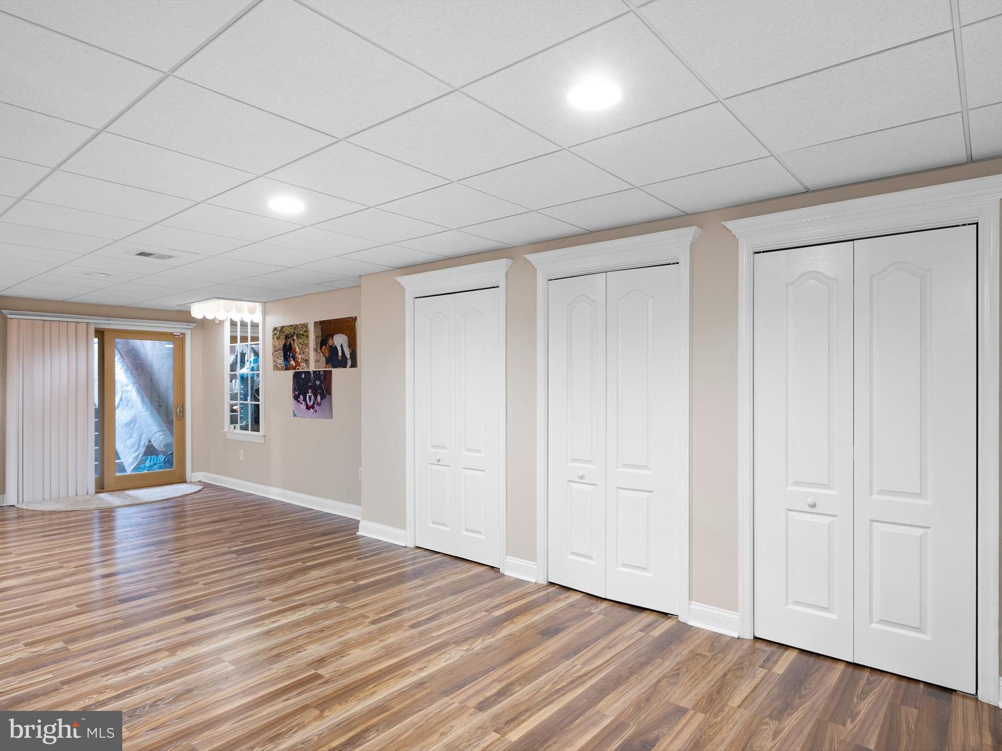 COMMODORE ESTATES - Residential