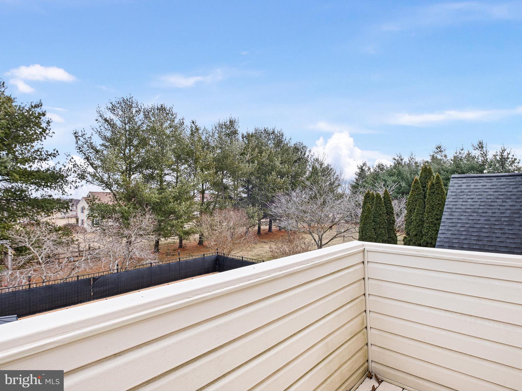 COMMODORE ESTATES - Residential