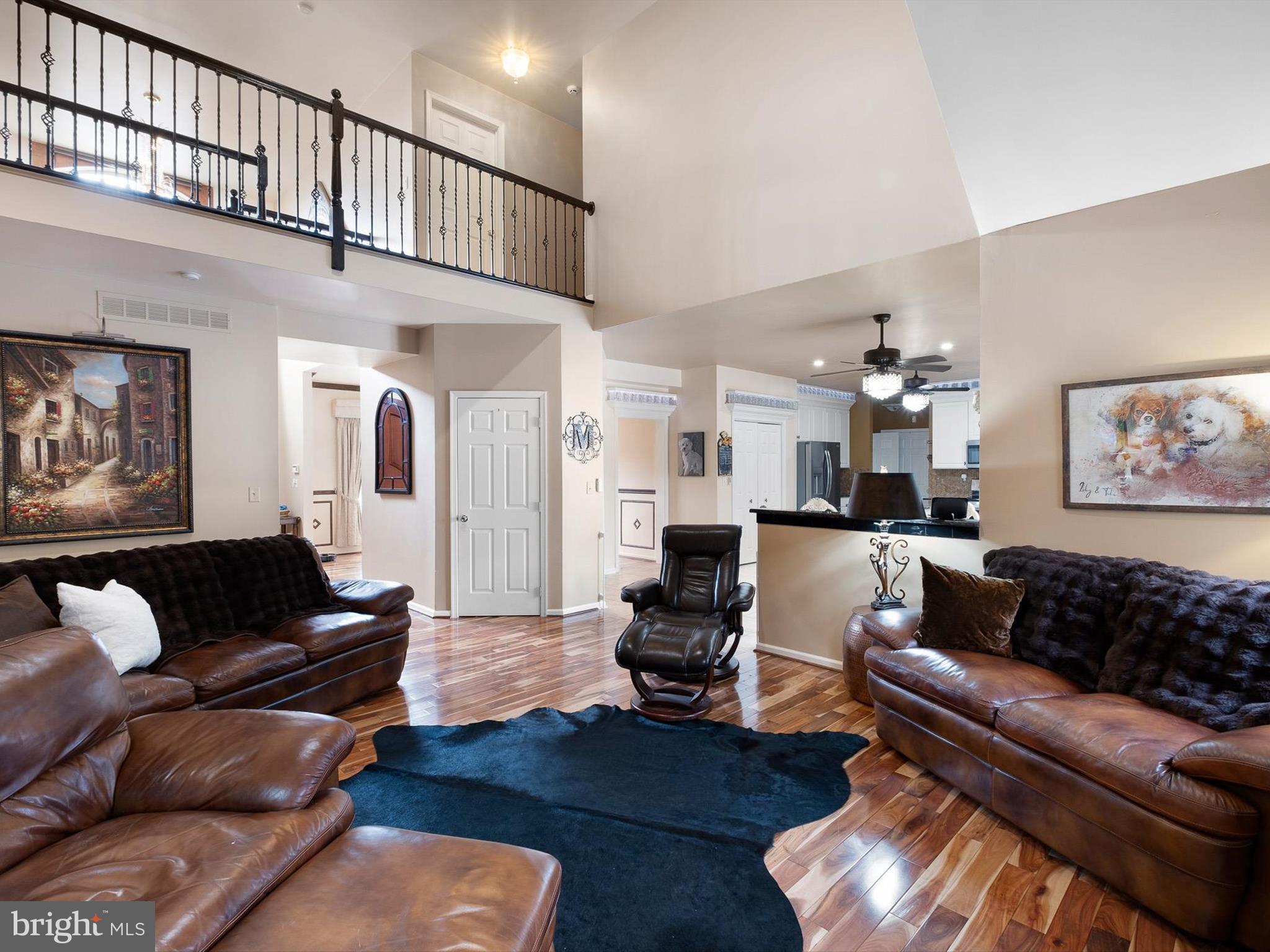 COMMODORE ESTATES - Residential