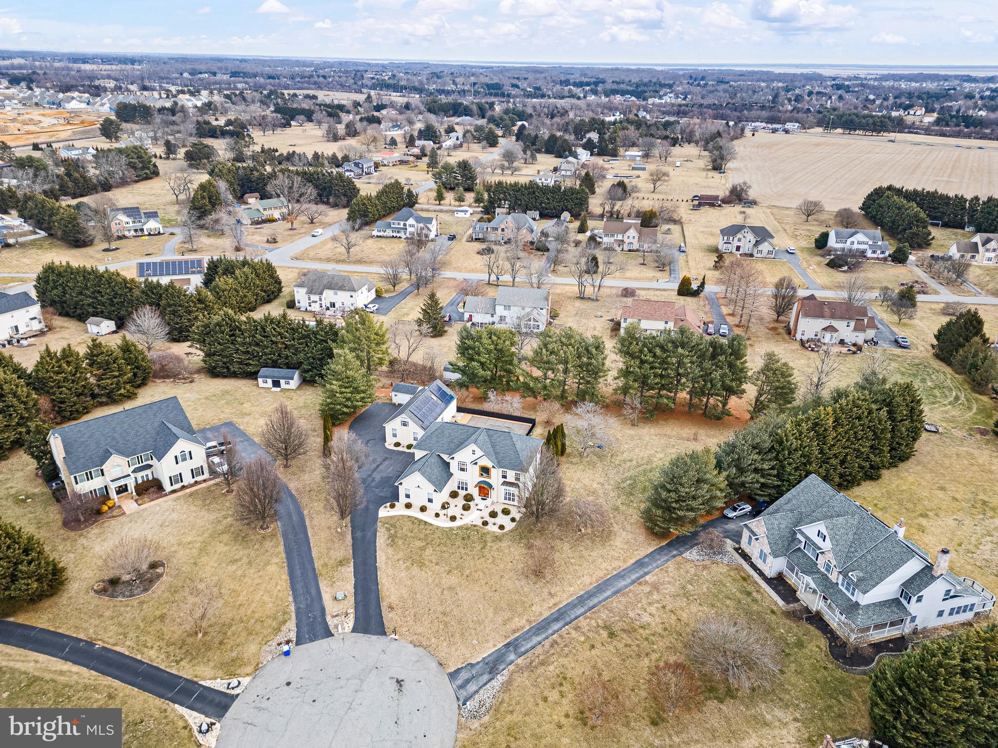 COMMODORE ESTATES - Residential