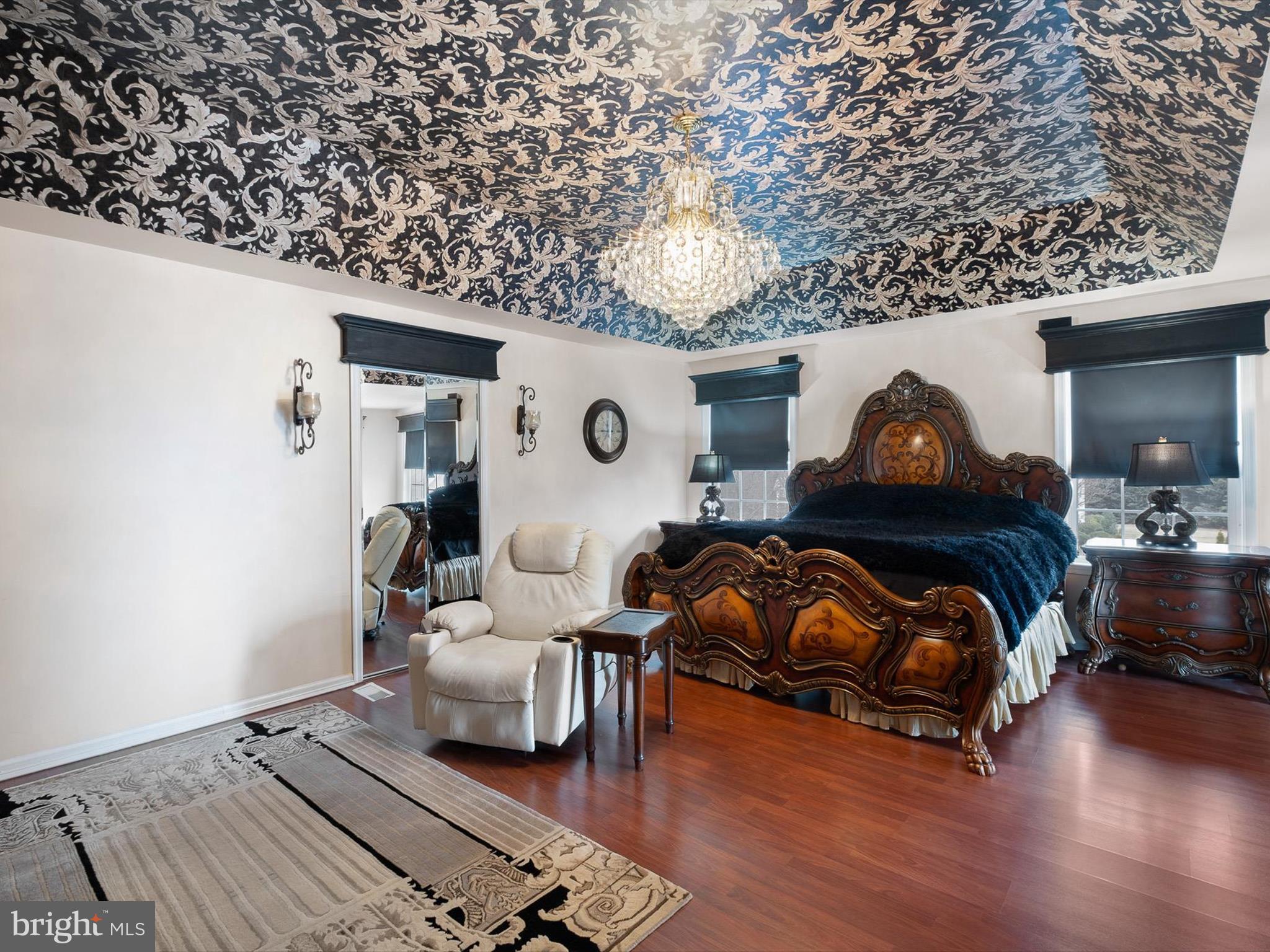 COMMODORE ESTATES - Residential