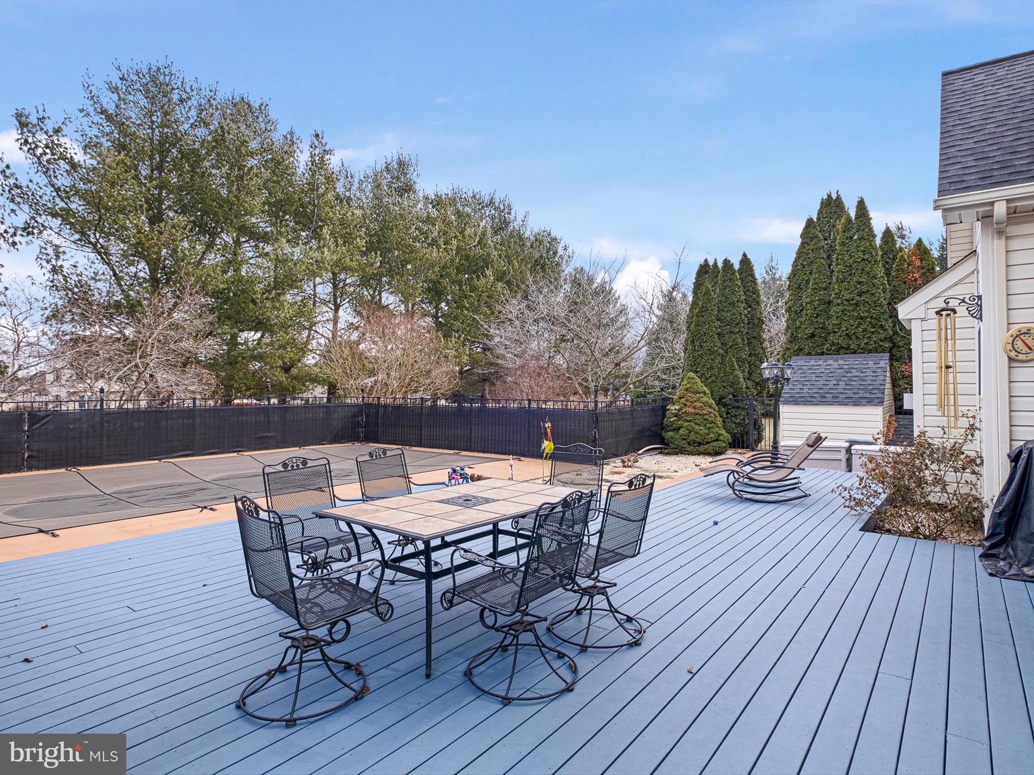 COMMODORE ESTATES - Residential